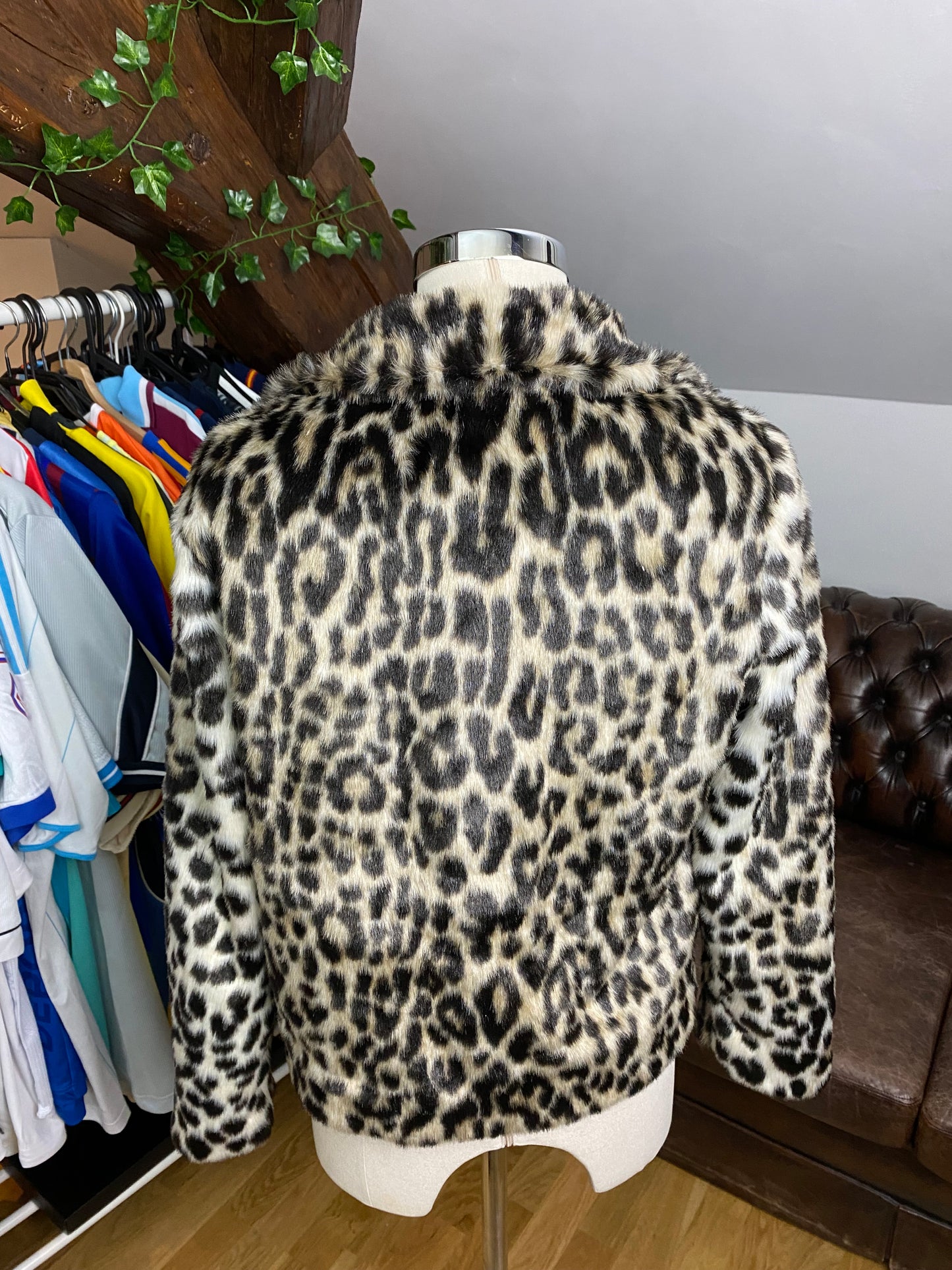 LEO PRINT FAUX FUR JACKET (S)