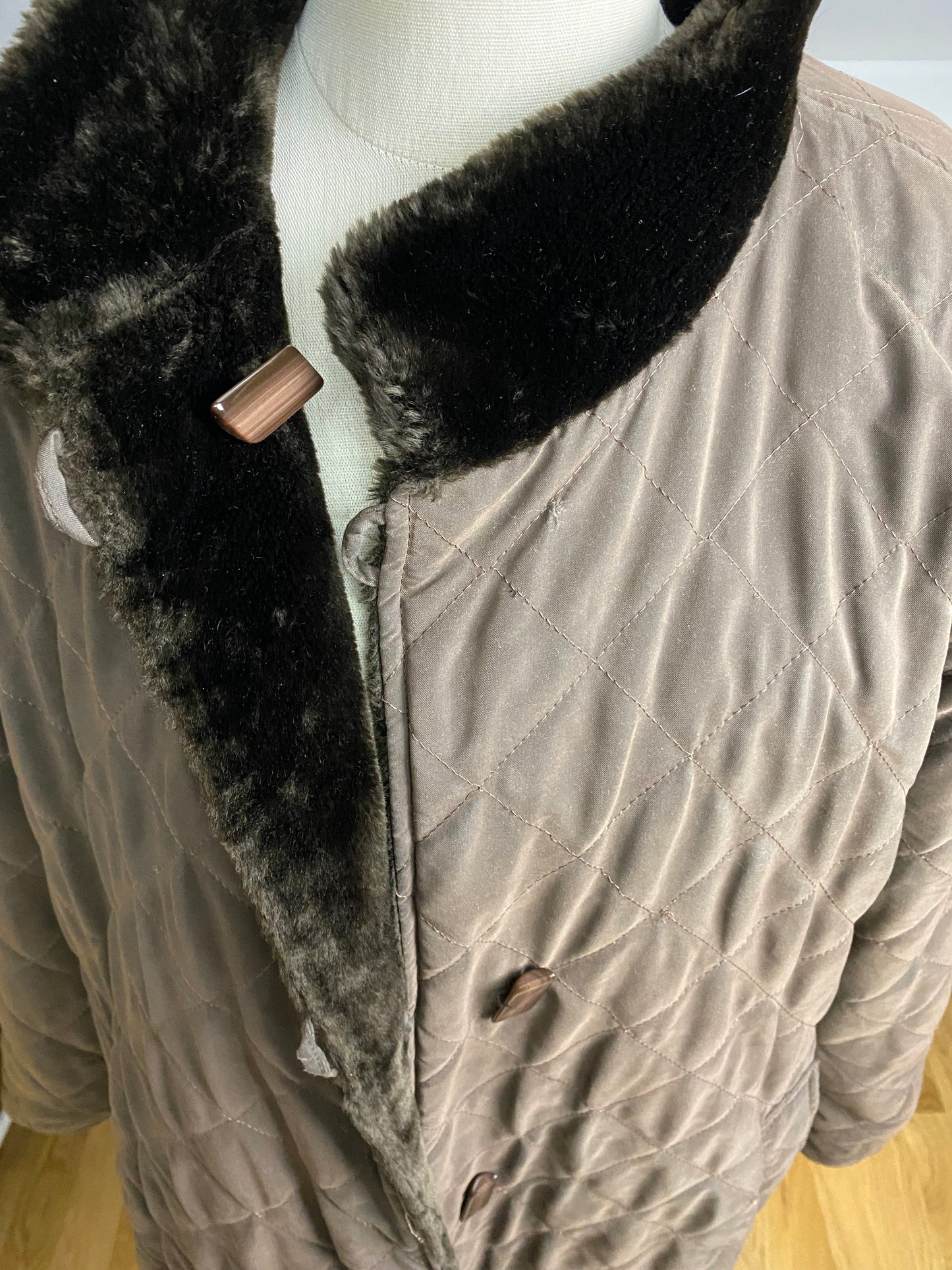 REVERSIBLE fAUX FUR COAT (L)