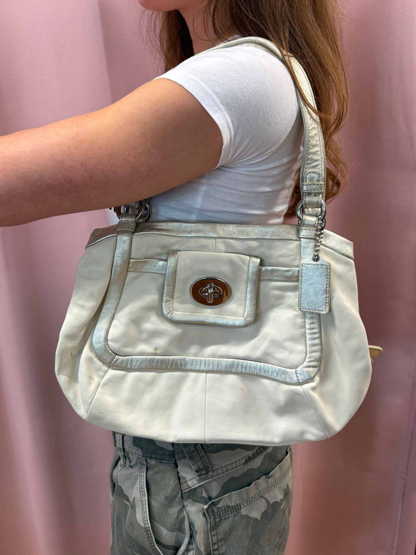 WHITE/SILVER LEATHER COACH PURSE