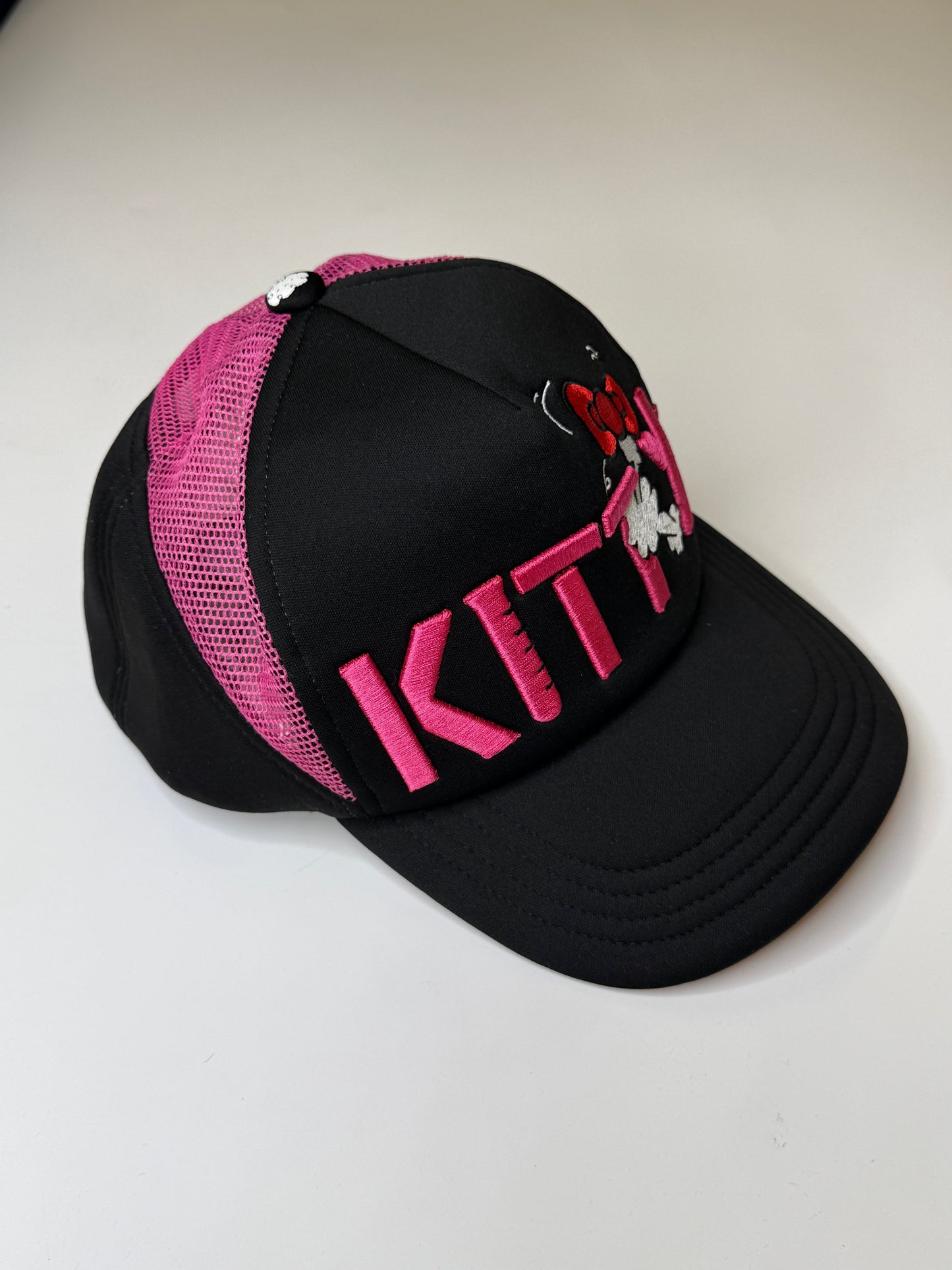 HELLO KITTY X KITTYLAB VINTAGE TRUCKER CAP