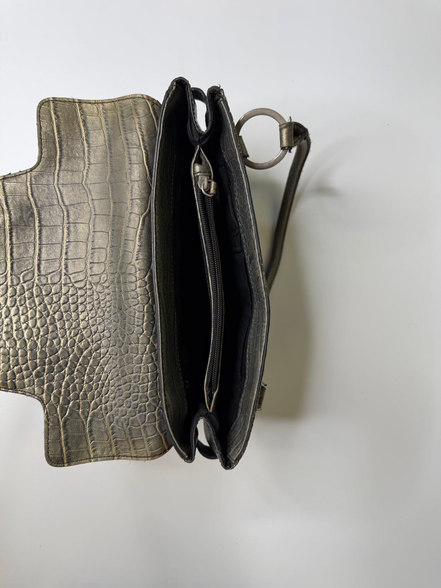 GUESS CROC EMBOSSED BAG (PEWTER)