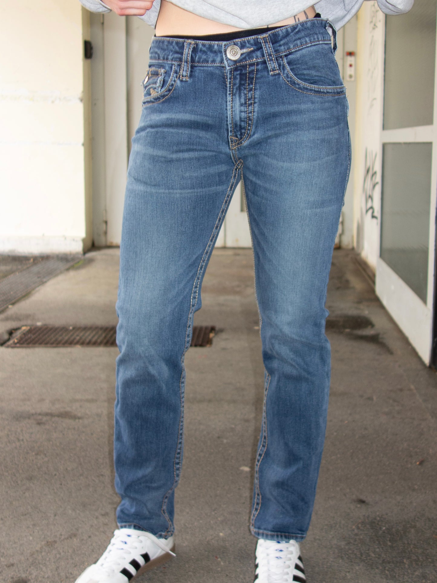 TRUE RELIGION JEANS (32)