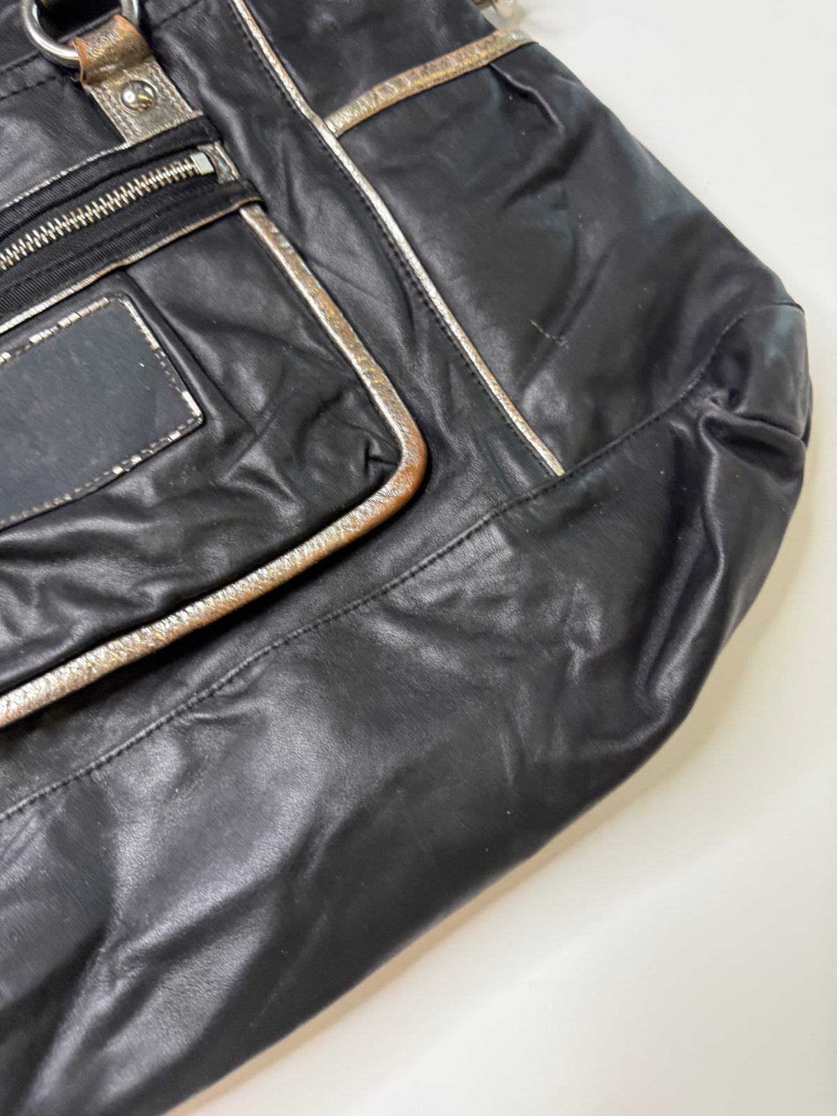 COACH LEATHER TOTE BAG WITH METALLIC TRIM (BLACK)