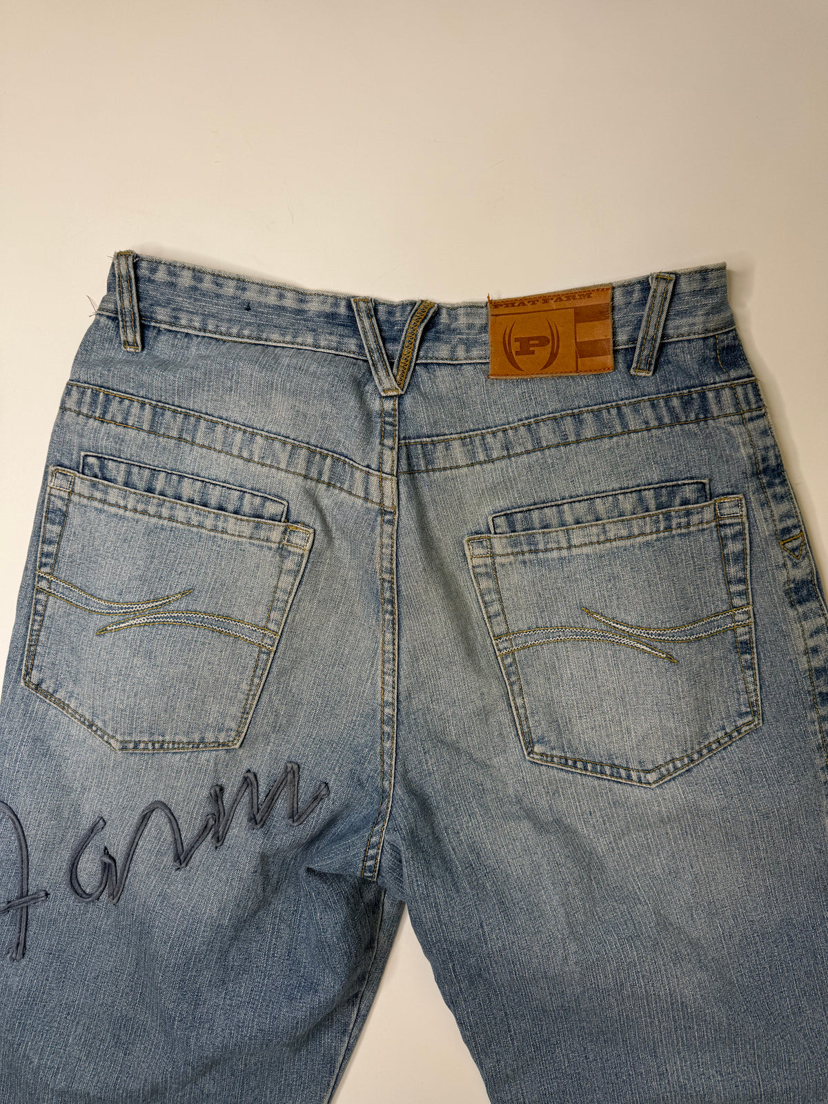 PHAT FARM EMBROIDERED "92" JEANS (BLUE)