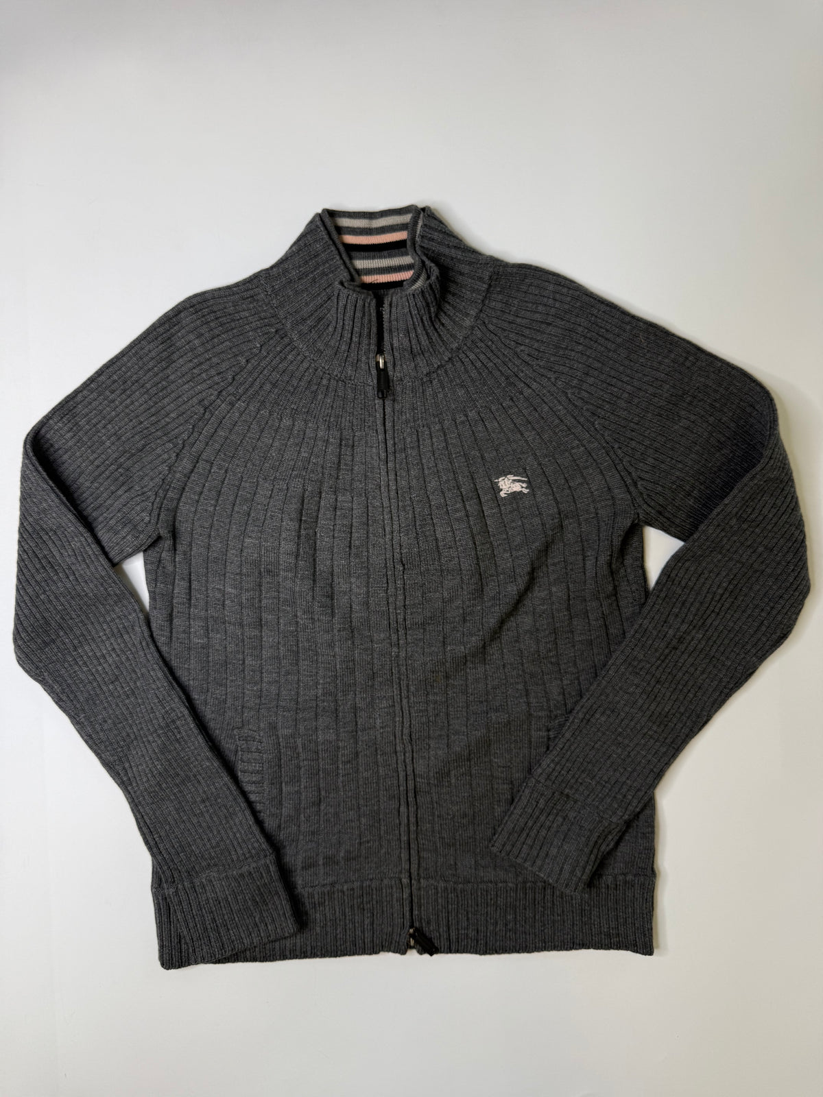 BURBERRY LONDON RIBBED ZIP CARDIGAN GREY (M)