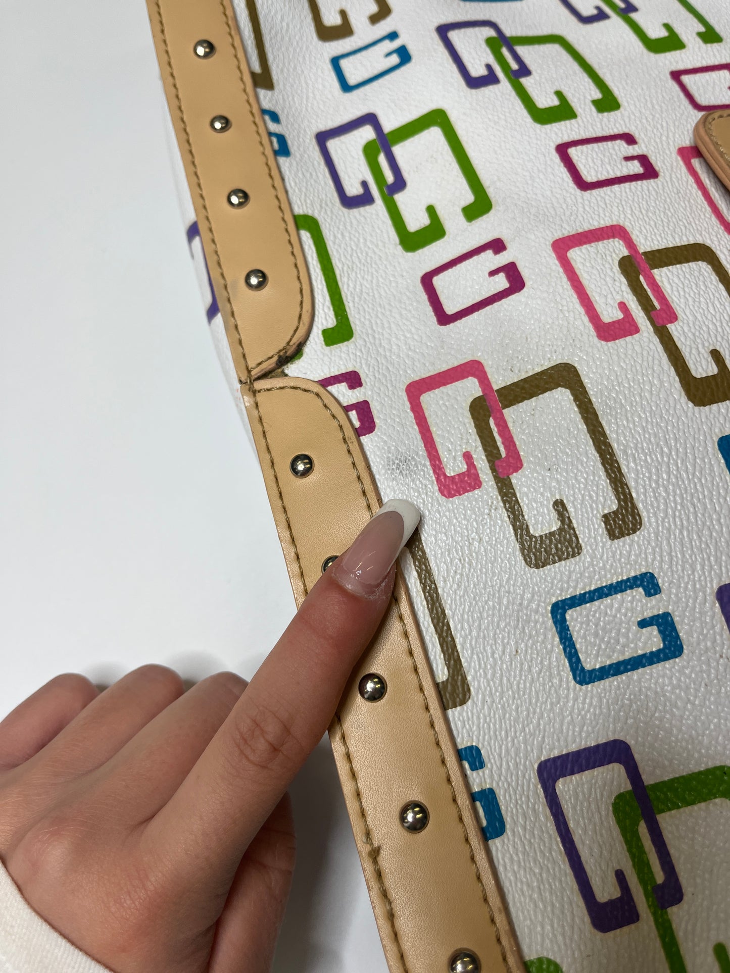 GUESS PURSE