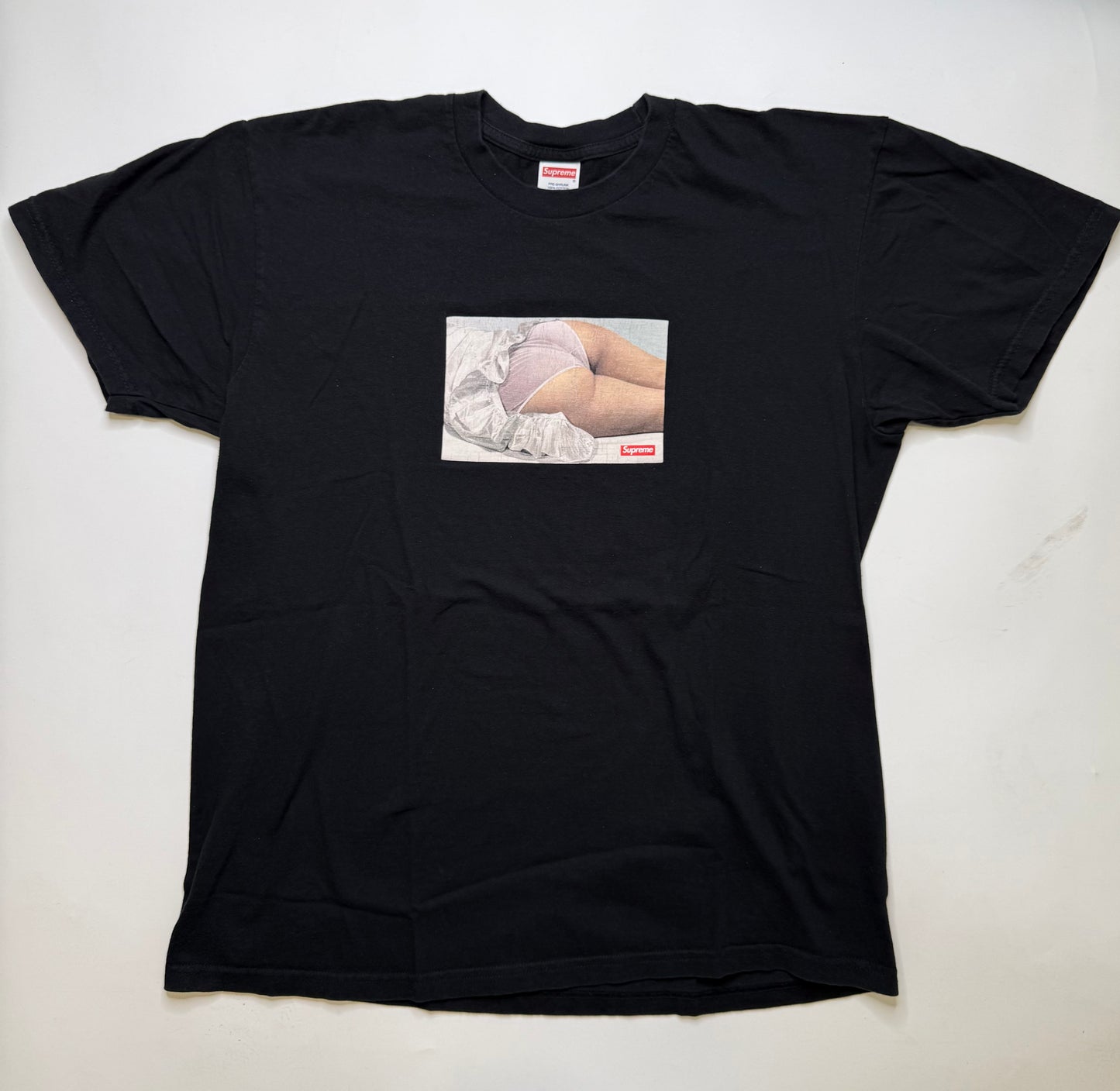 SUPREME PHOTO TEE – BLACK (L)