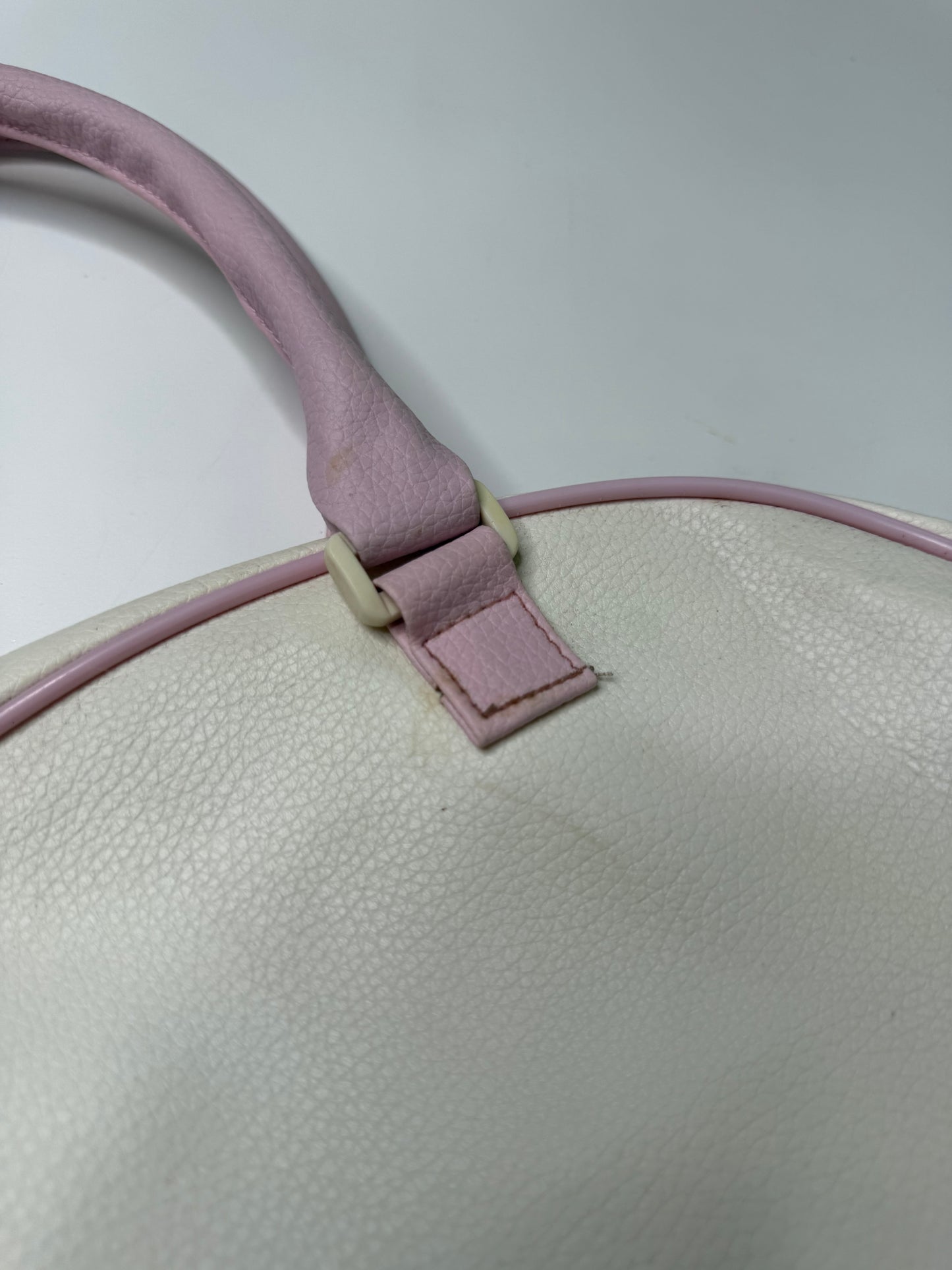 HELLO KITTY BOWLER BAG (WHITE/PINK)