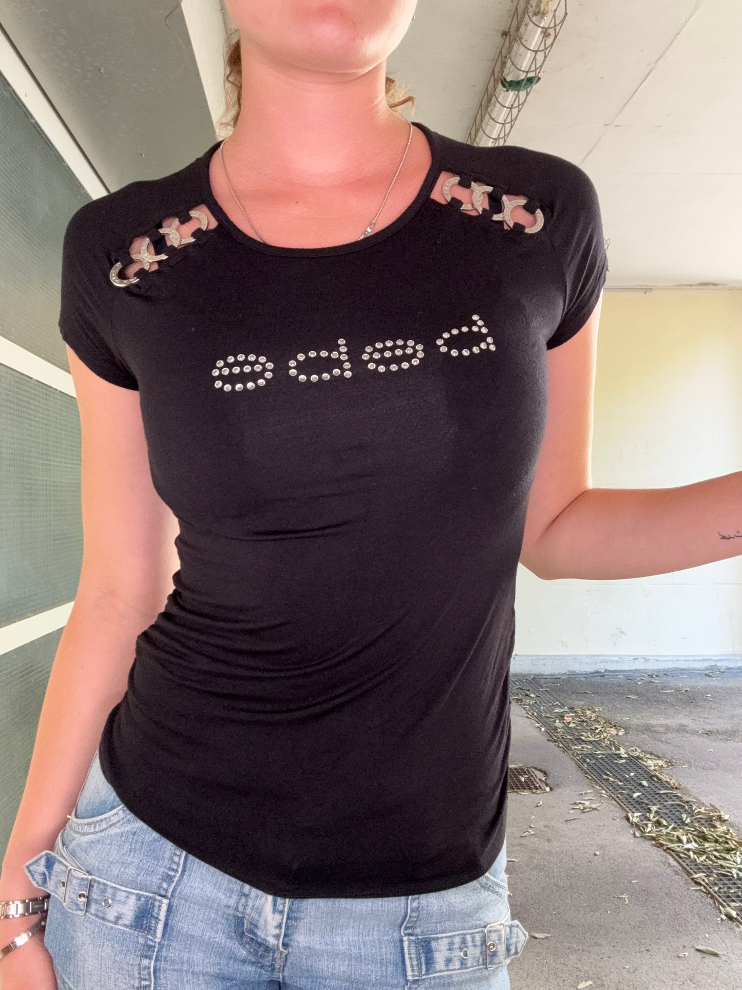 VINTAGE BEBE SHIRT IN BLACK (M)