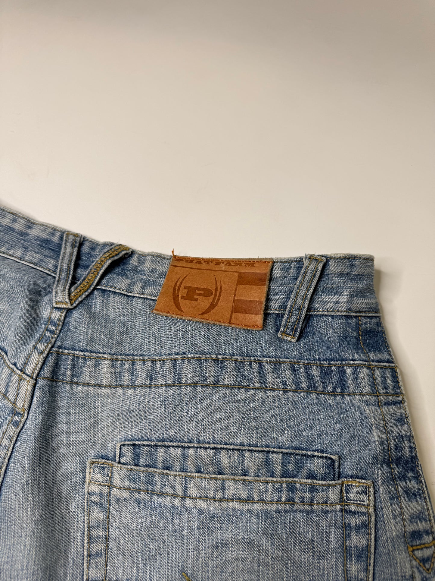 PHAT FARM EMBROIDERED "92" JEANS (BLUE)