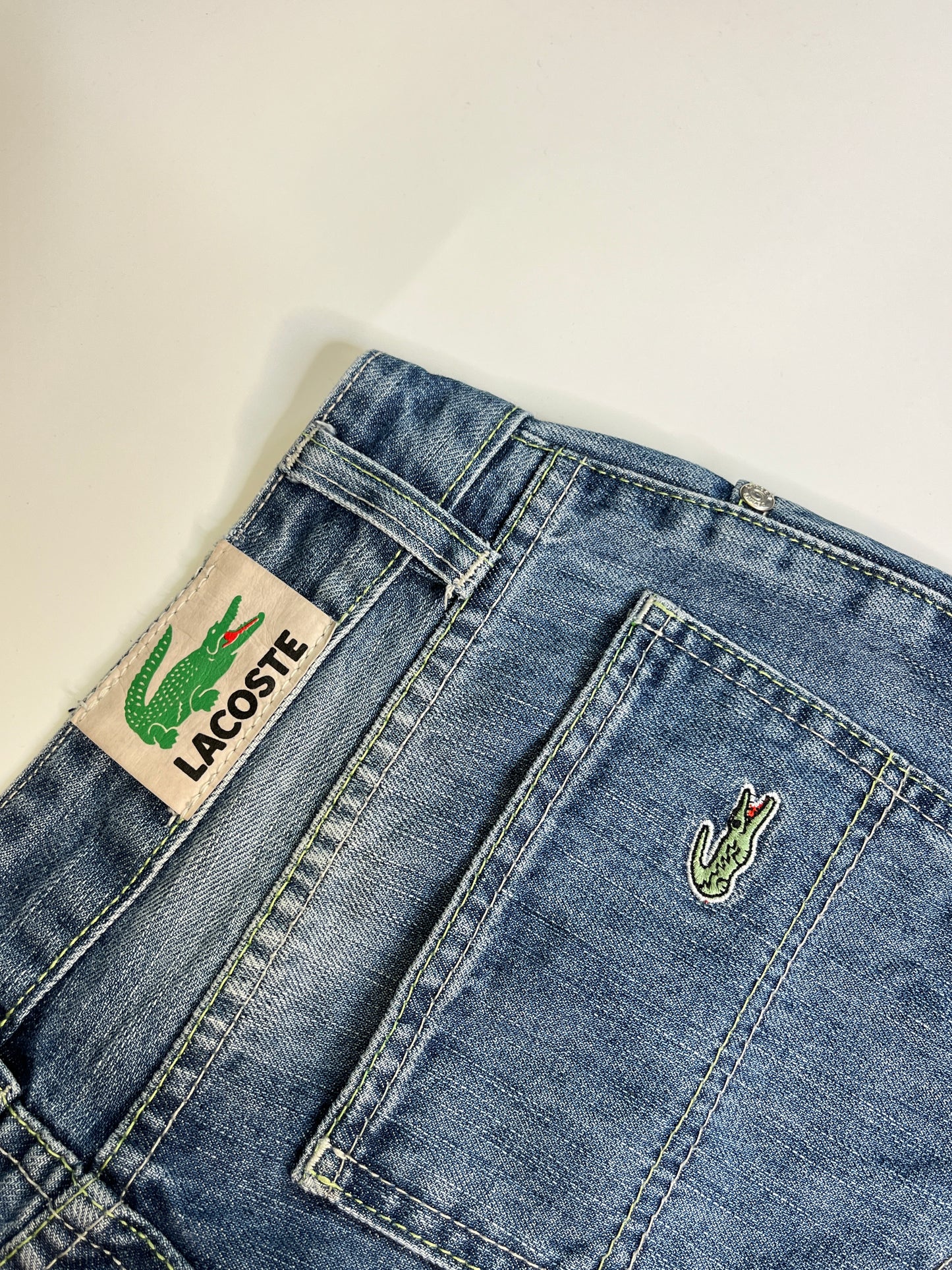 LACOSTE JEANS (W28/L34)