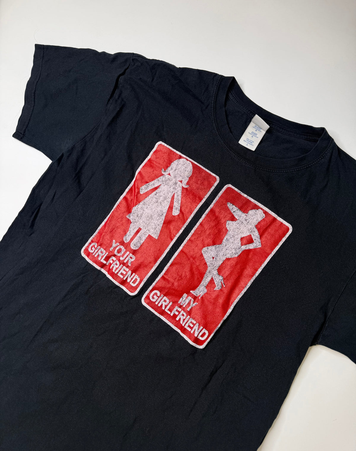 "MY GIRLFRIEND" NOVELTY GRAPHIC TEE BLACK (L)