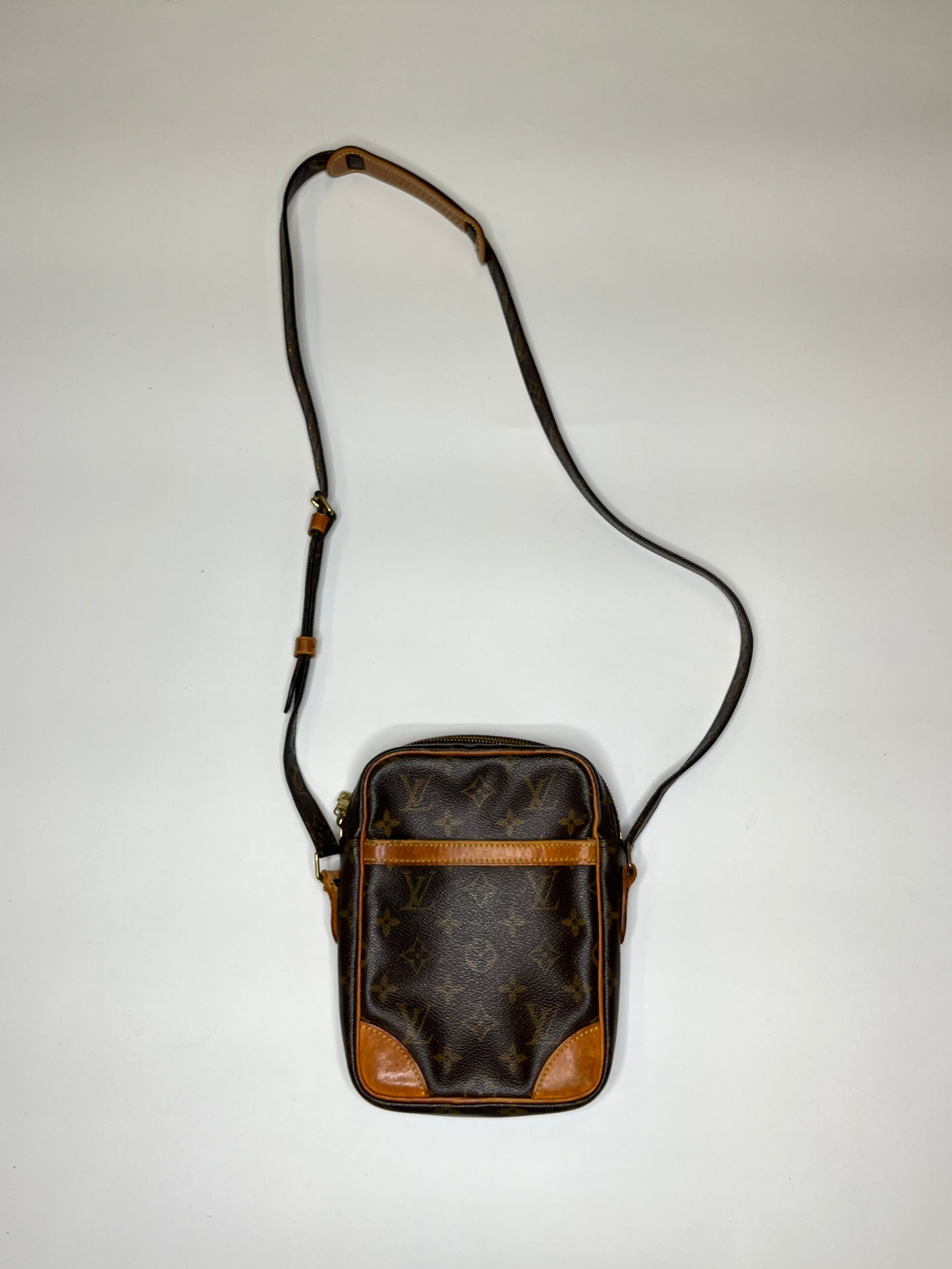 LOUIS VUITTON PURSE