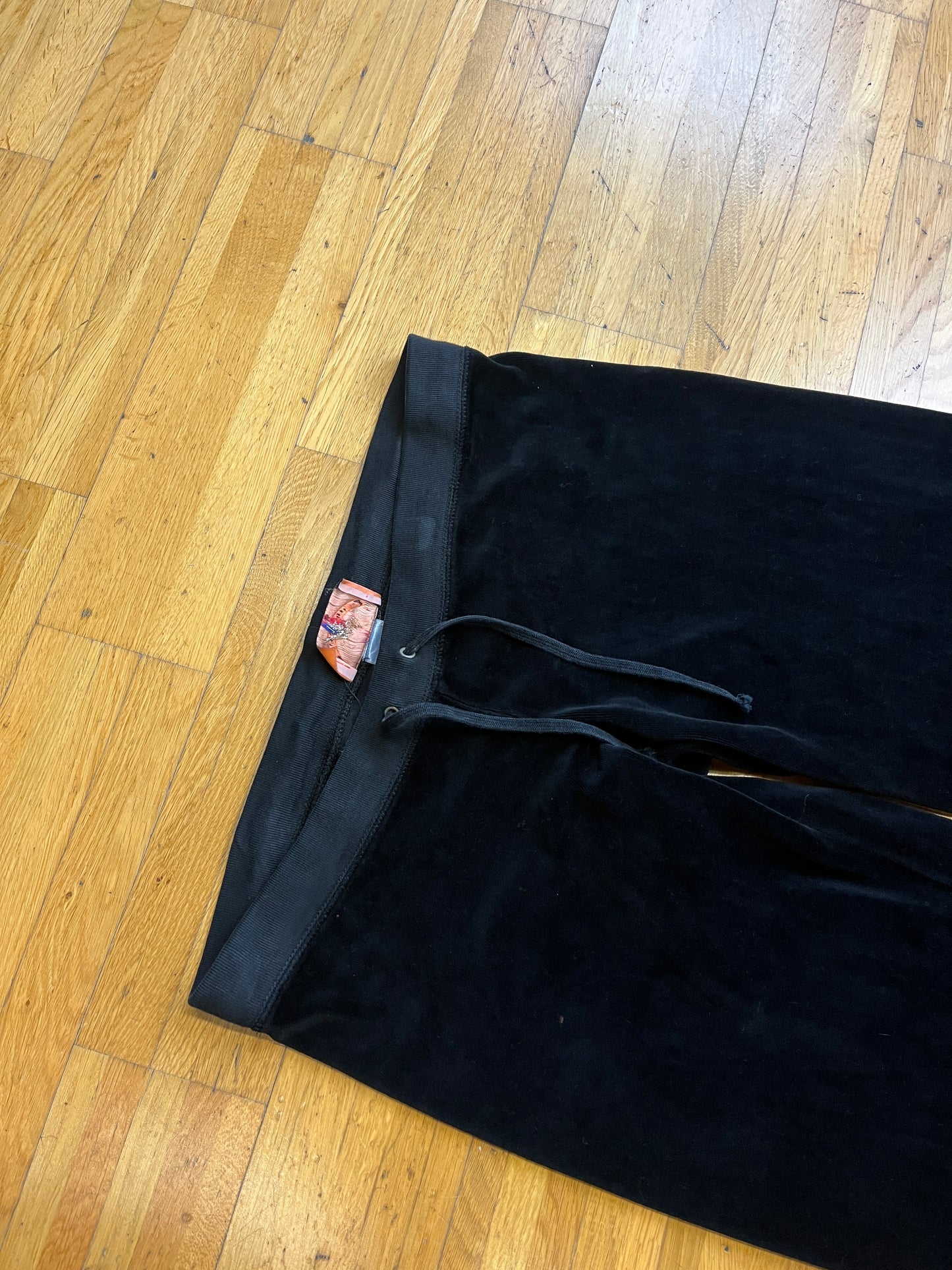 JUICY COUTURE PANTS (M)