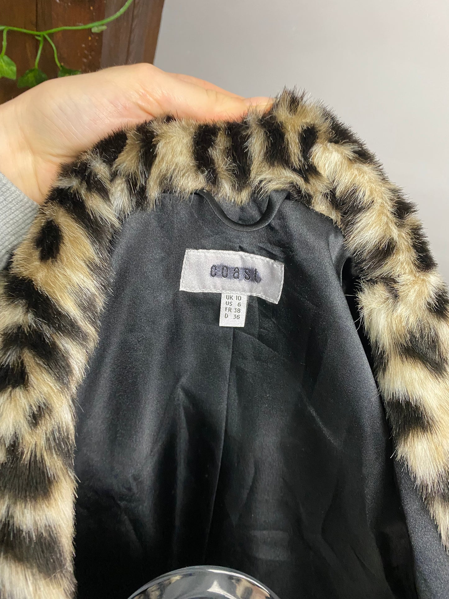 LEO PRINT FAUX FUR JACKET (S)