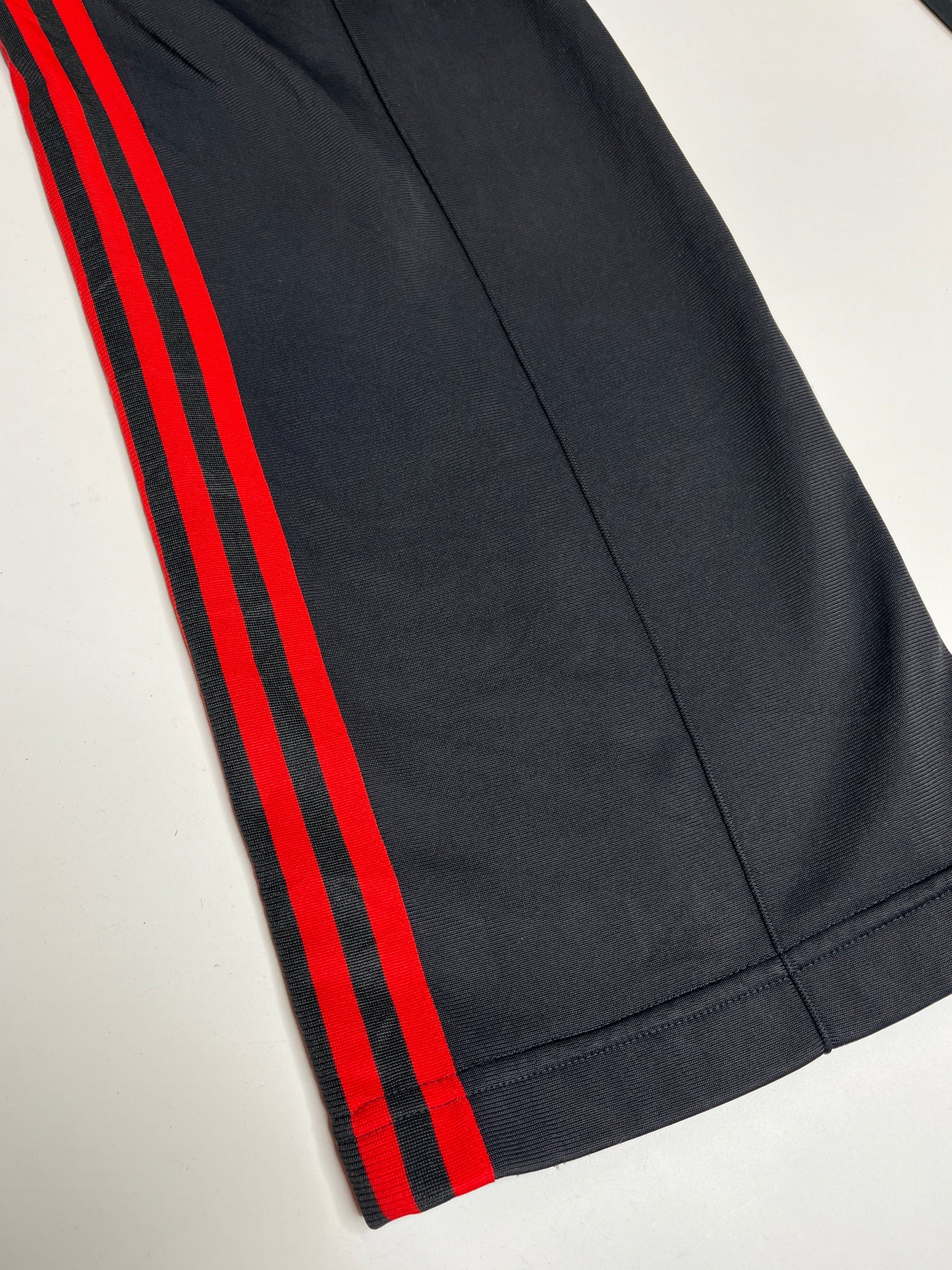 ADIDAS PANTS  (L)