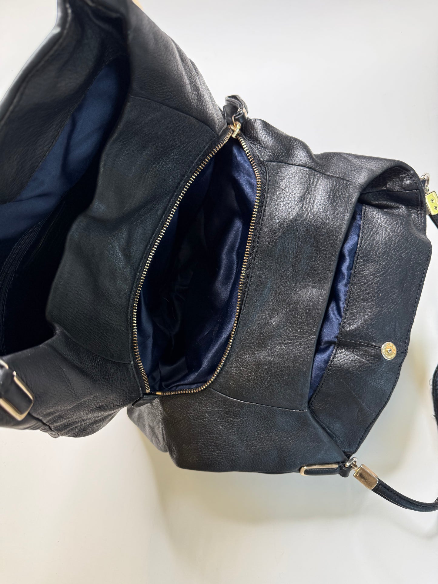 COACH VINTAGE BLACK LEATHER HOBO BAG