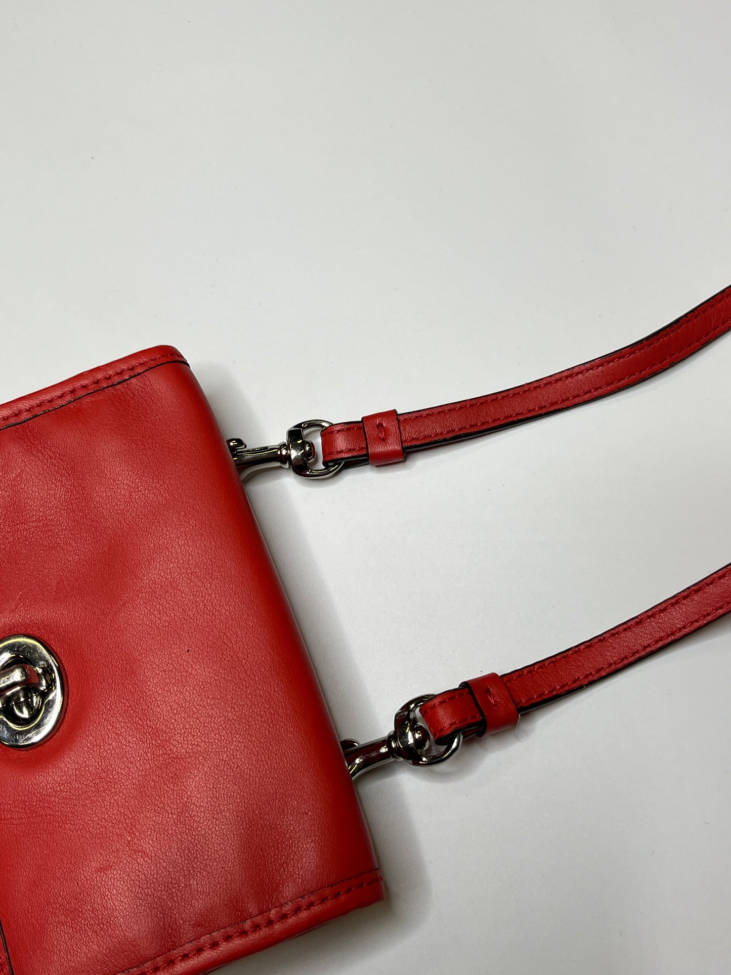 SMALL RED LEATHER COACH CROSSBODY PURSE