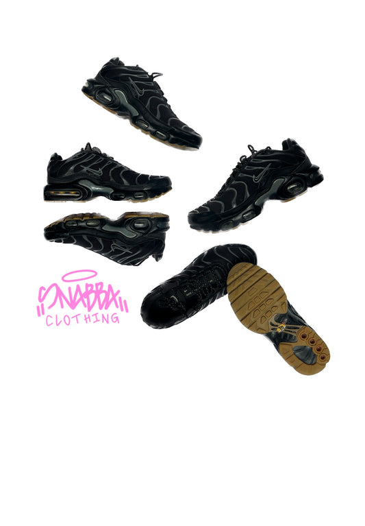 NIKE TN BLACK GUM (38.5)