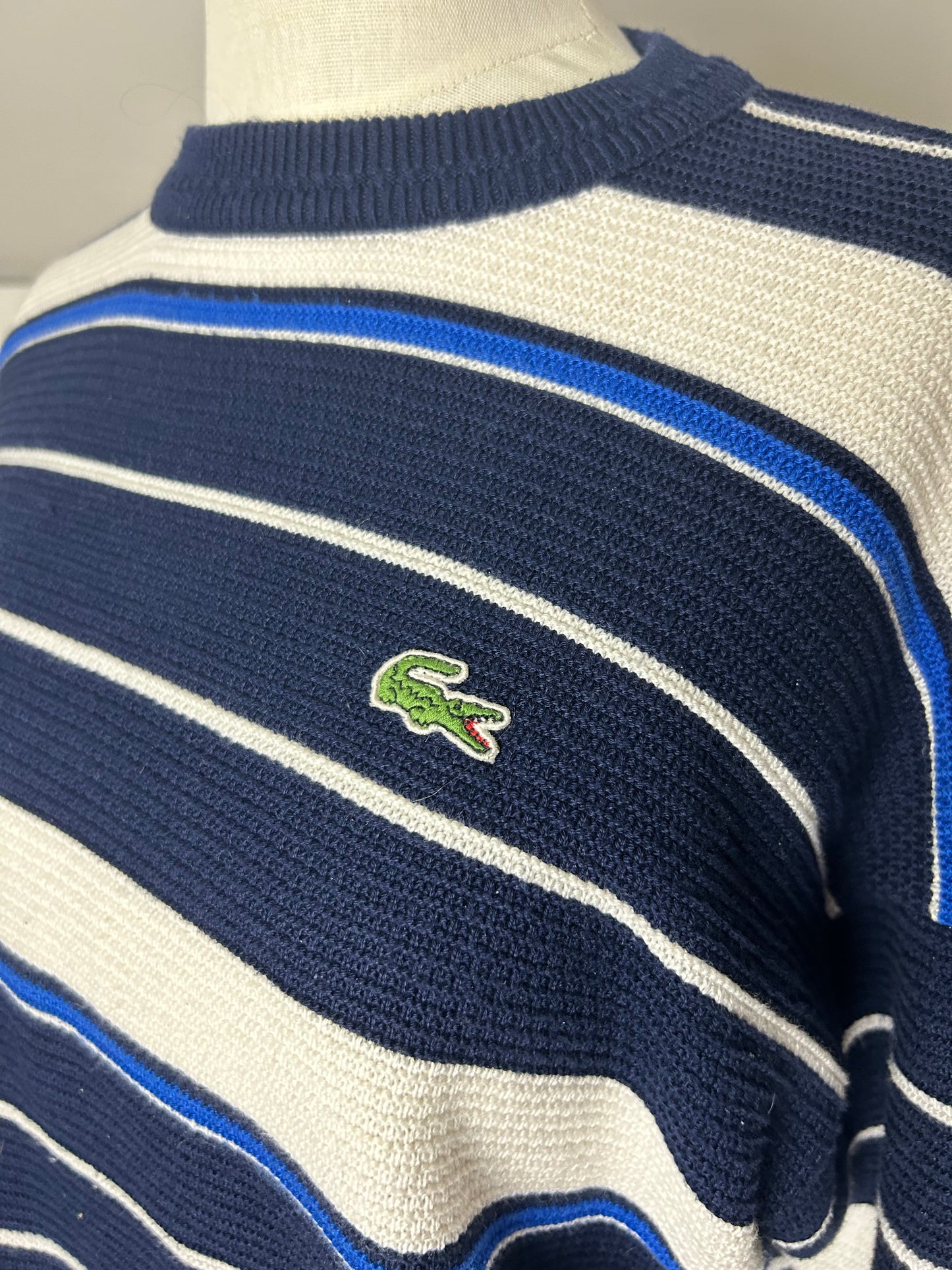 LACOSTE SWEATER (M)