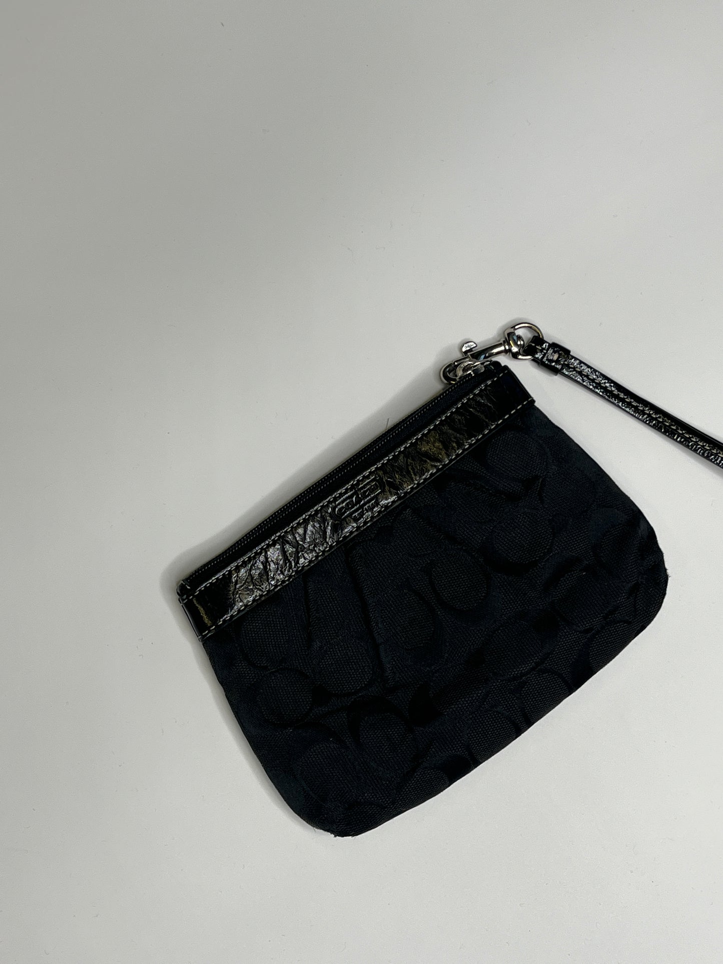 COACH WRISTLET MONOGRAM