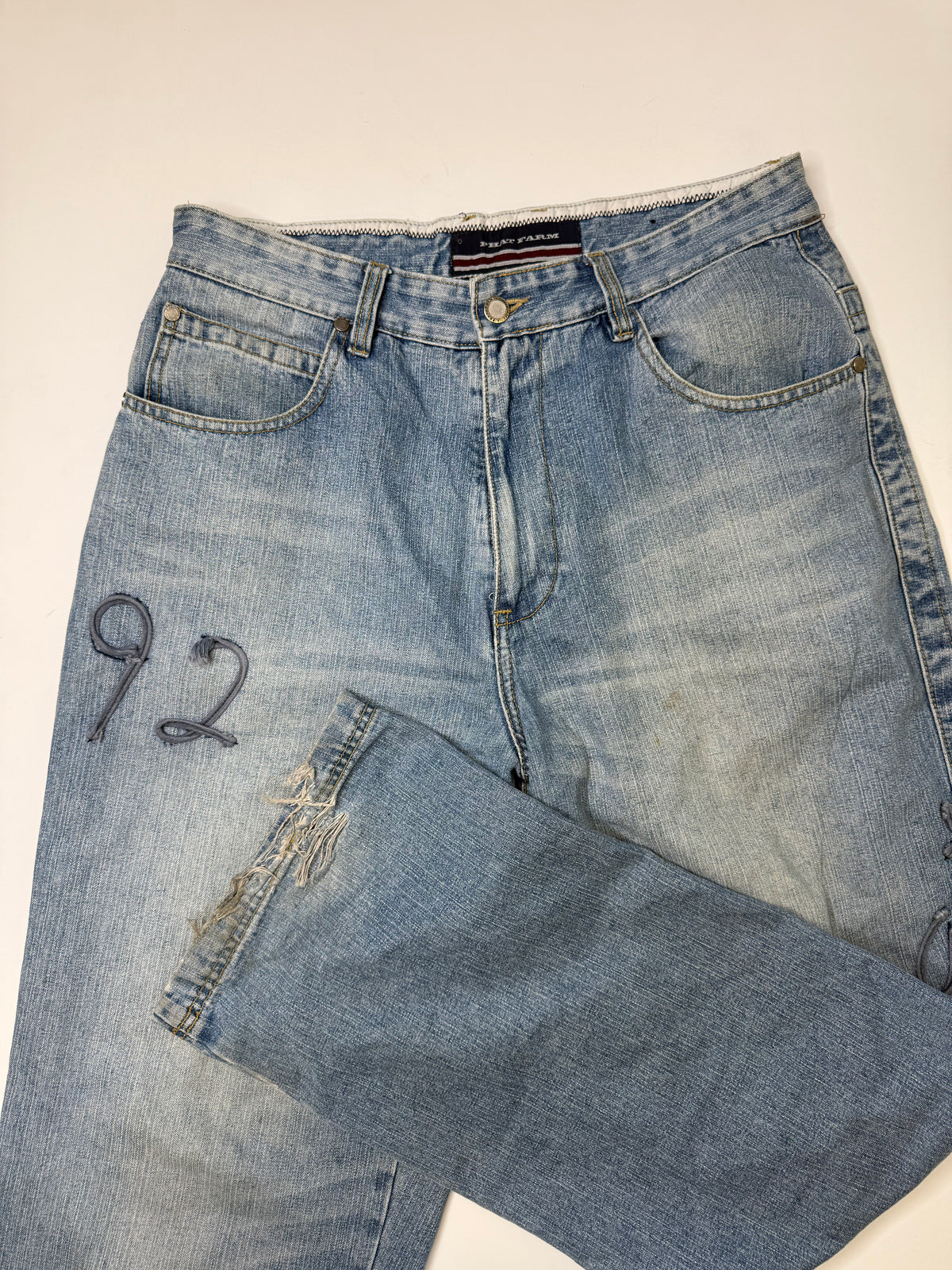 PHAT FARM EMBROIDERED "92" JEANS (BLUE)