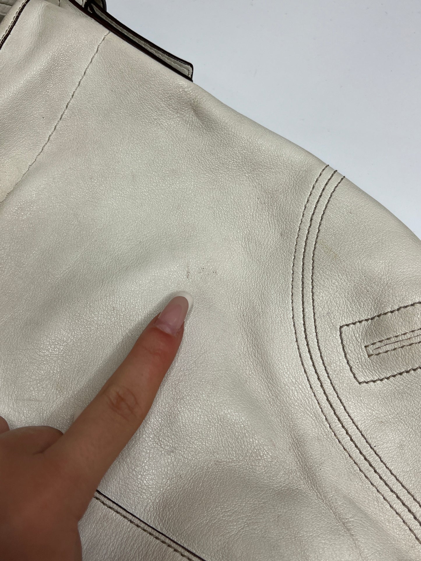 WHITE LEATHER COACH PURSE