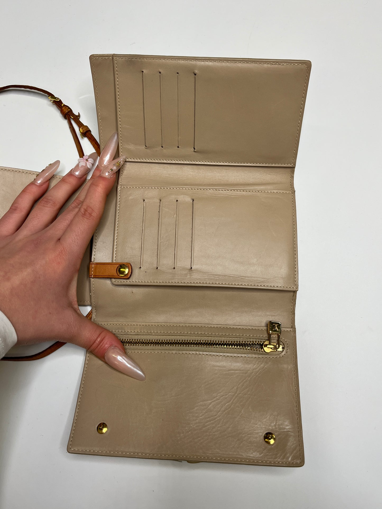 LOUIS VUITTON DOUBLE PHONE POUCH VERNIS