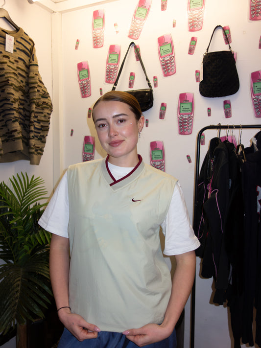 NIKE 2000s VEST (S)