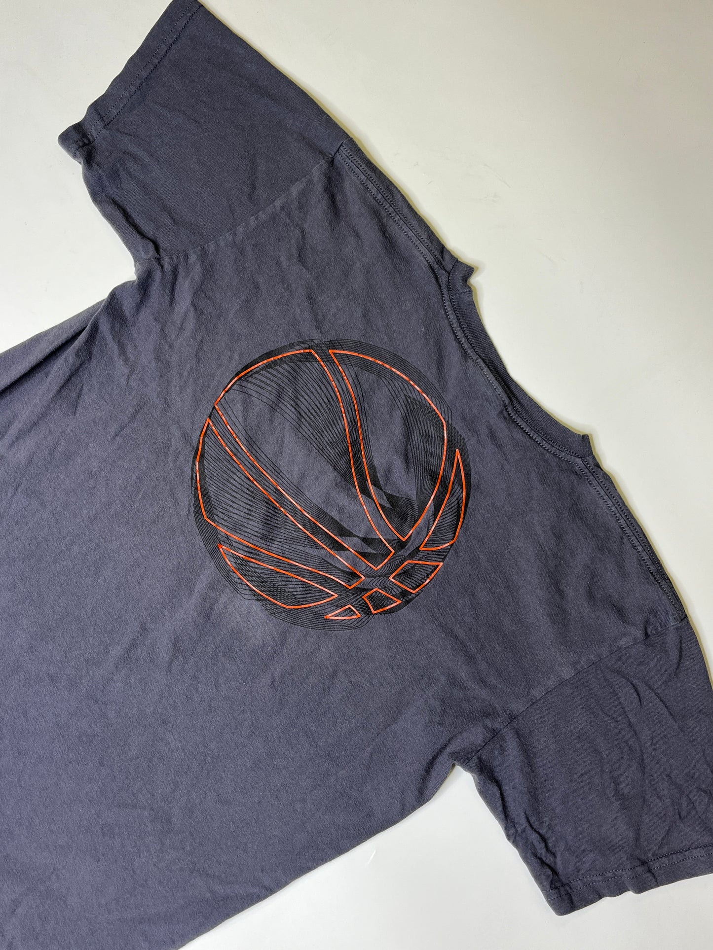 VINTAGE 2000s SPELLOUT NIKE TEE (S)
