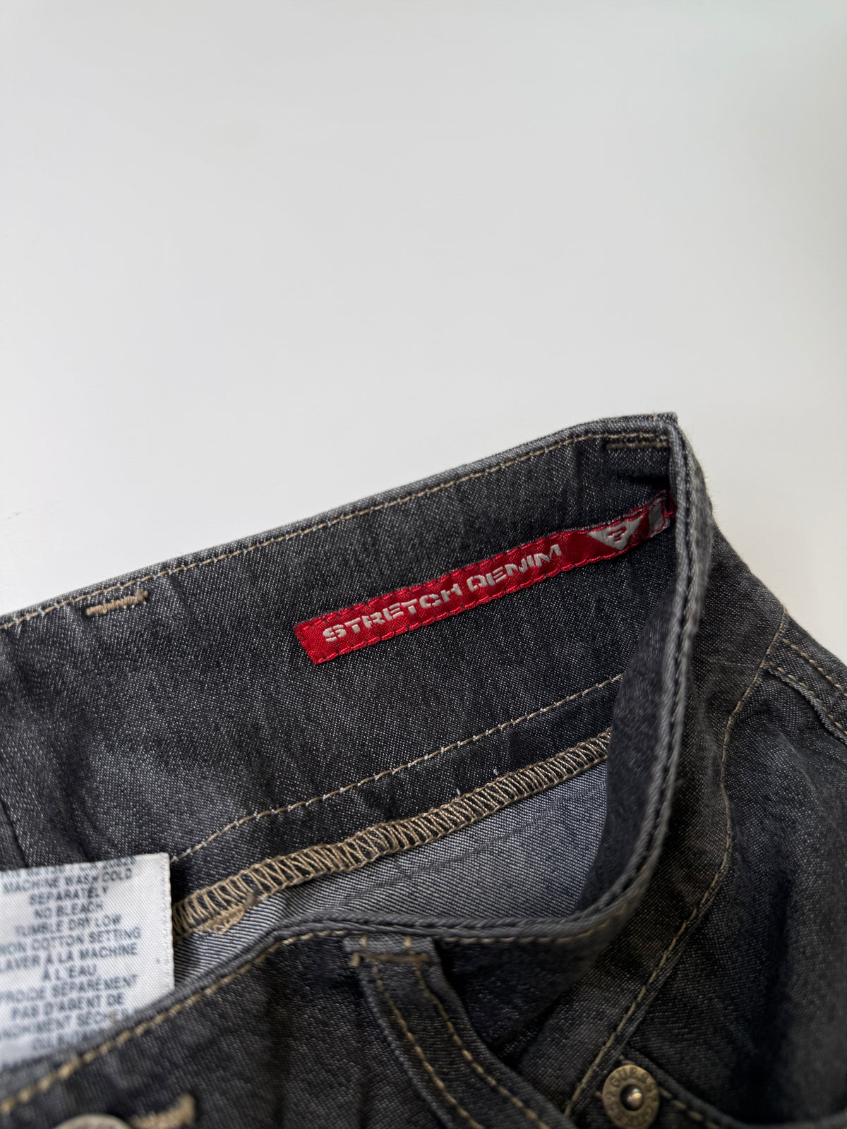 VINTAGE GUESS MID RISE STRETCH DENIM FLARED JEANS BLACK (24)