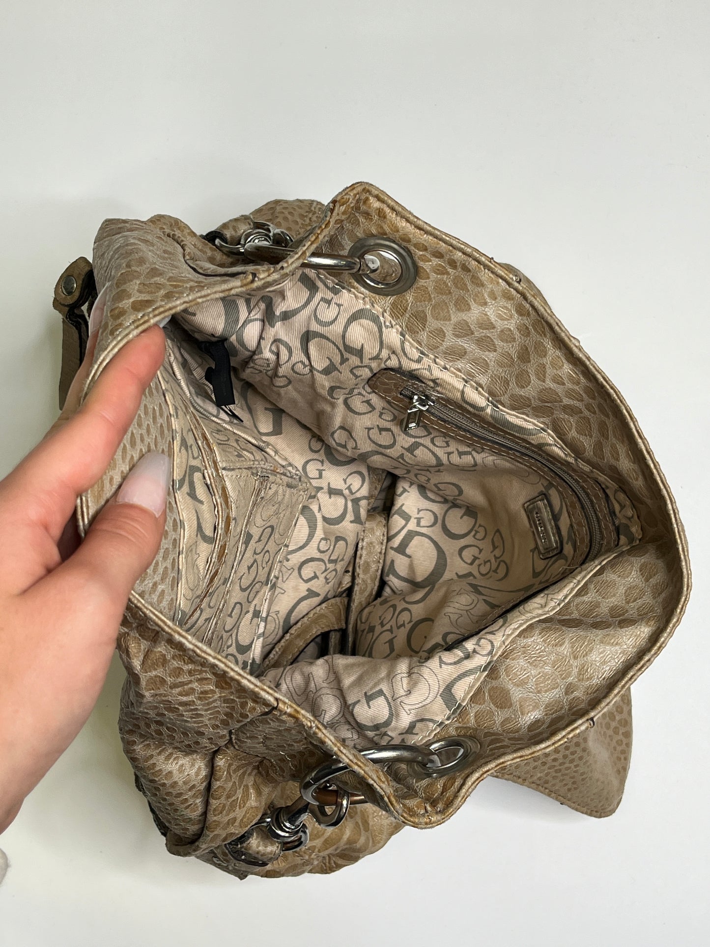 GUESS PURSE BIG G-LOGO