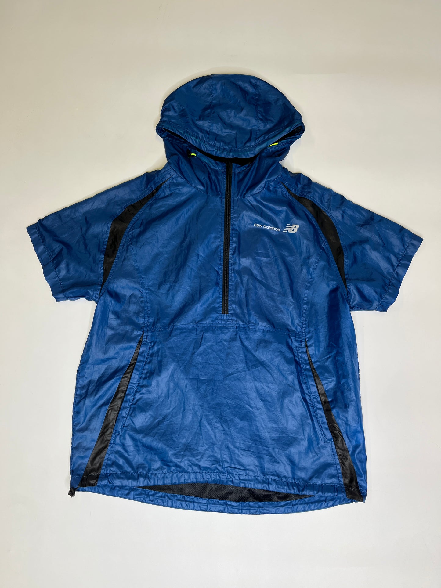 NEW BALANCE SHORT SLEEVE  HOODED ANORAK (S)