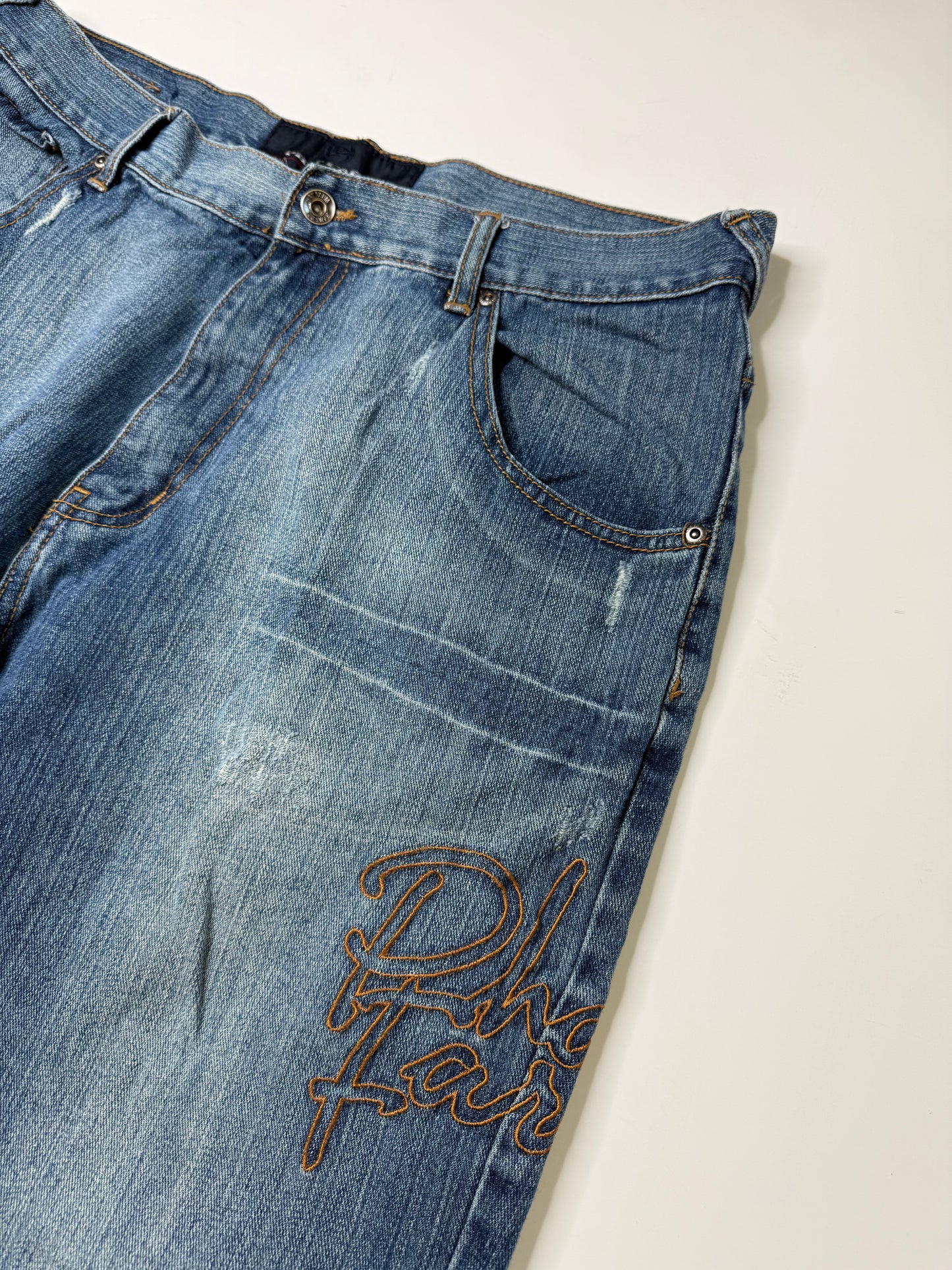 PHAT FARM EMBROIDERED LOGO JEANS BLUE (W36)