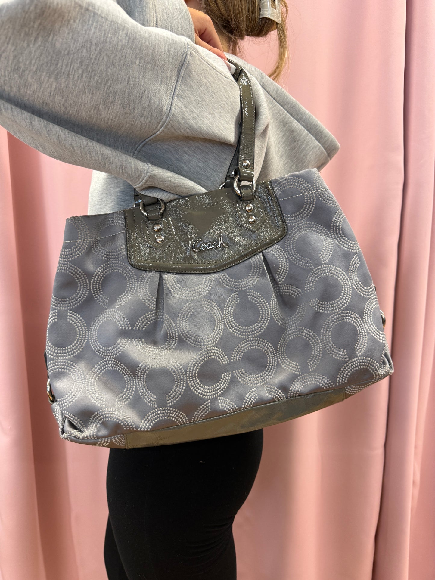 COACH MONOGRAM PURSE KHAKI/GREY
