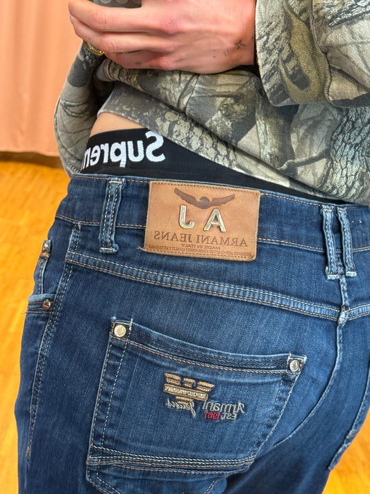 ARMANI STRAIGHT LEG JEANS (w.32-34)