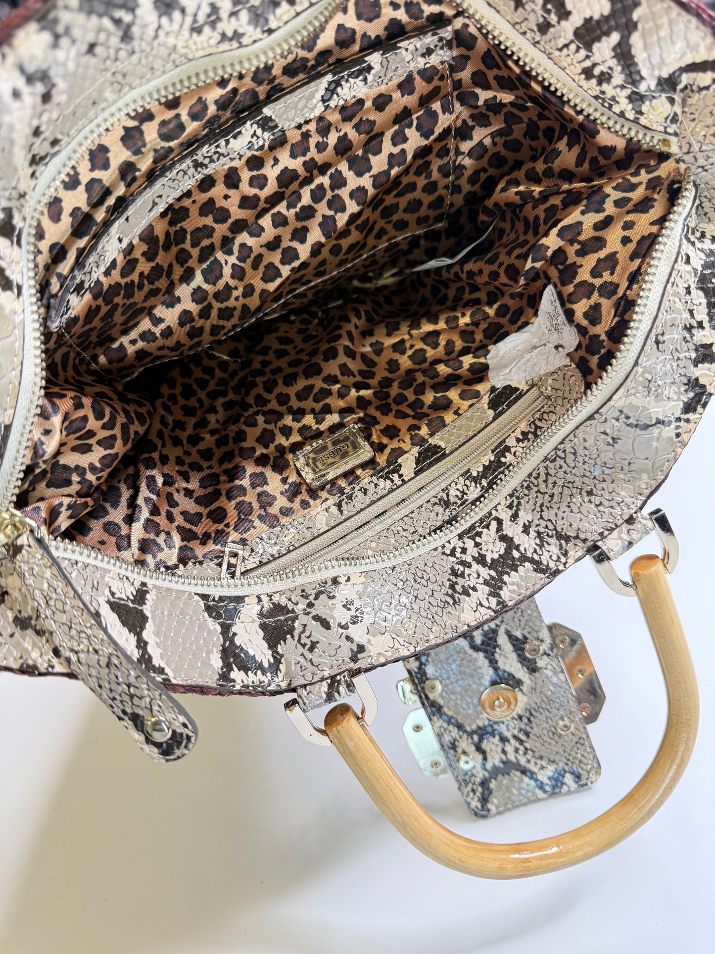 GUESS VINTAGE WOVEN STRAW TOTE BAG