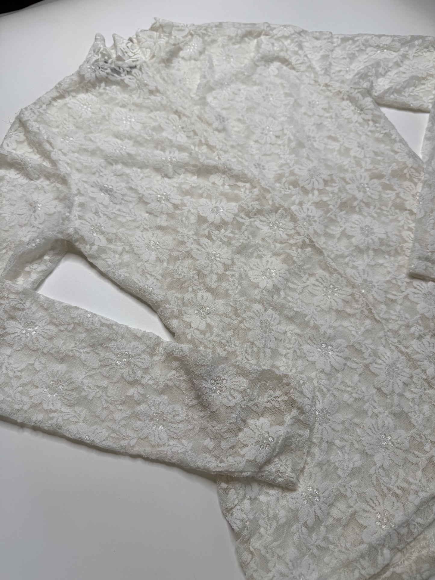 PARIS FASHION Y2K LACE LONG SLEEVE TOP (M)