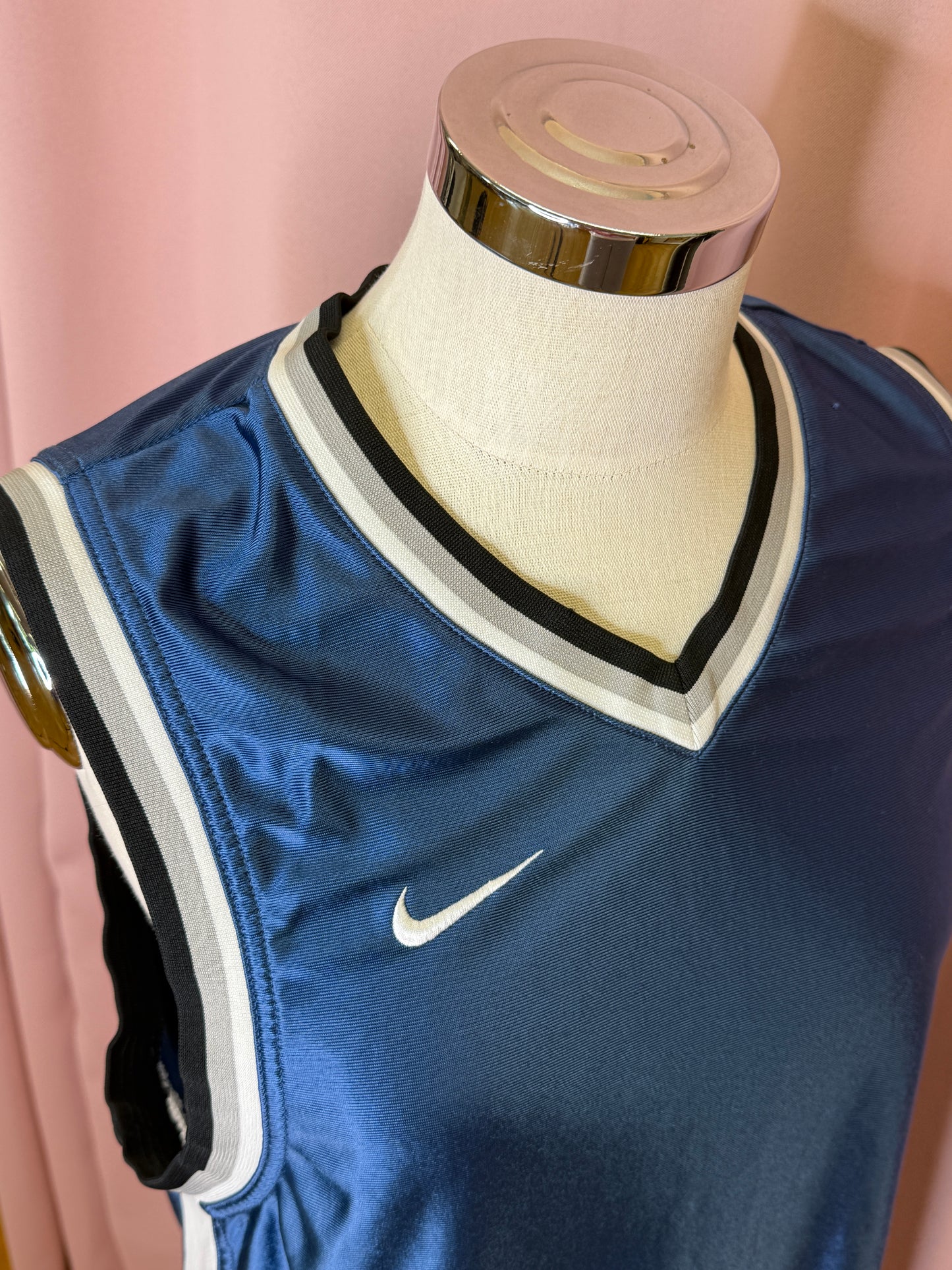 SPECIAL 2000s NIKE TANK TOP (M-L)