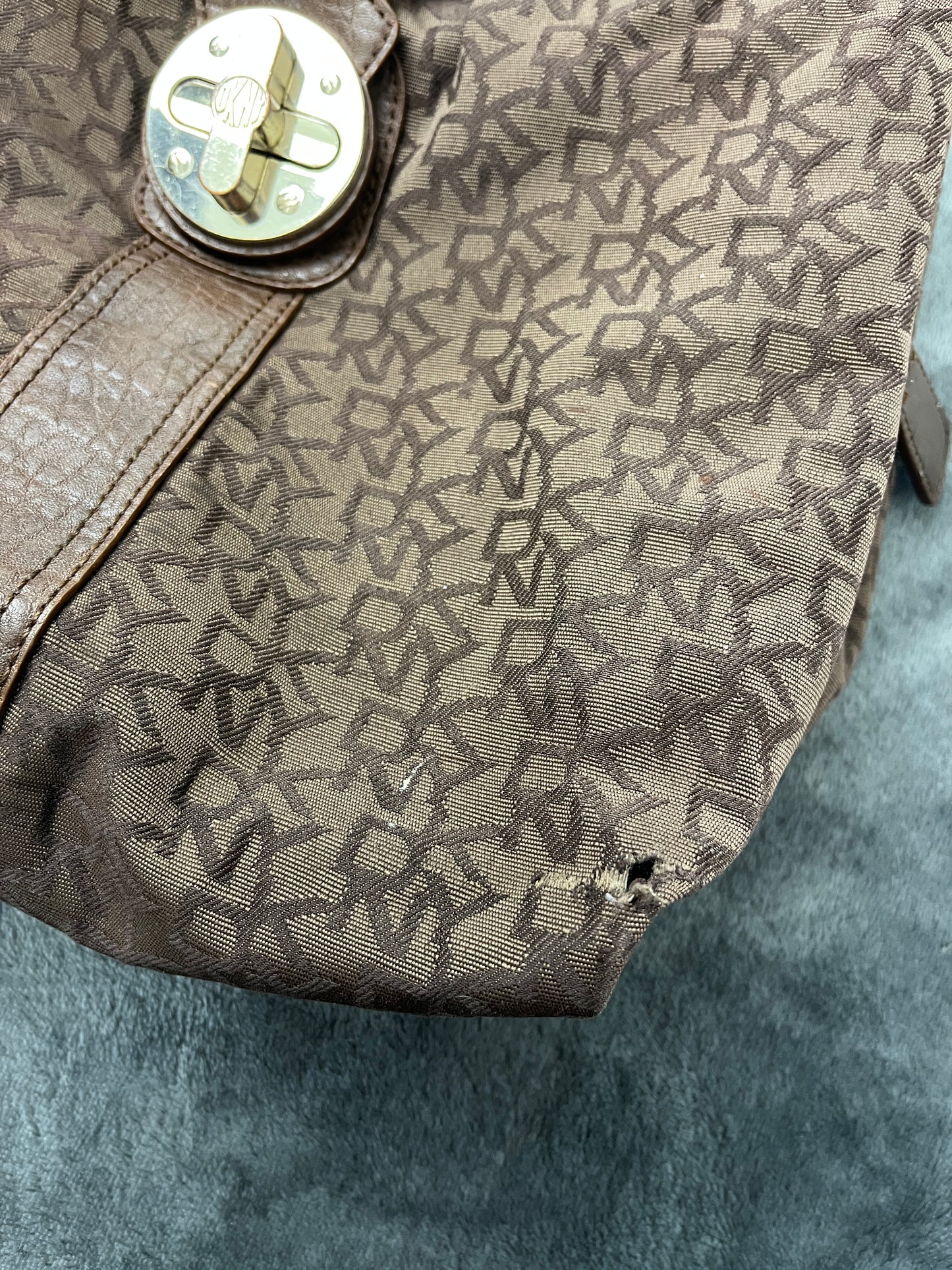 DKNY BAG MONOGRAM