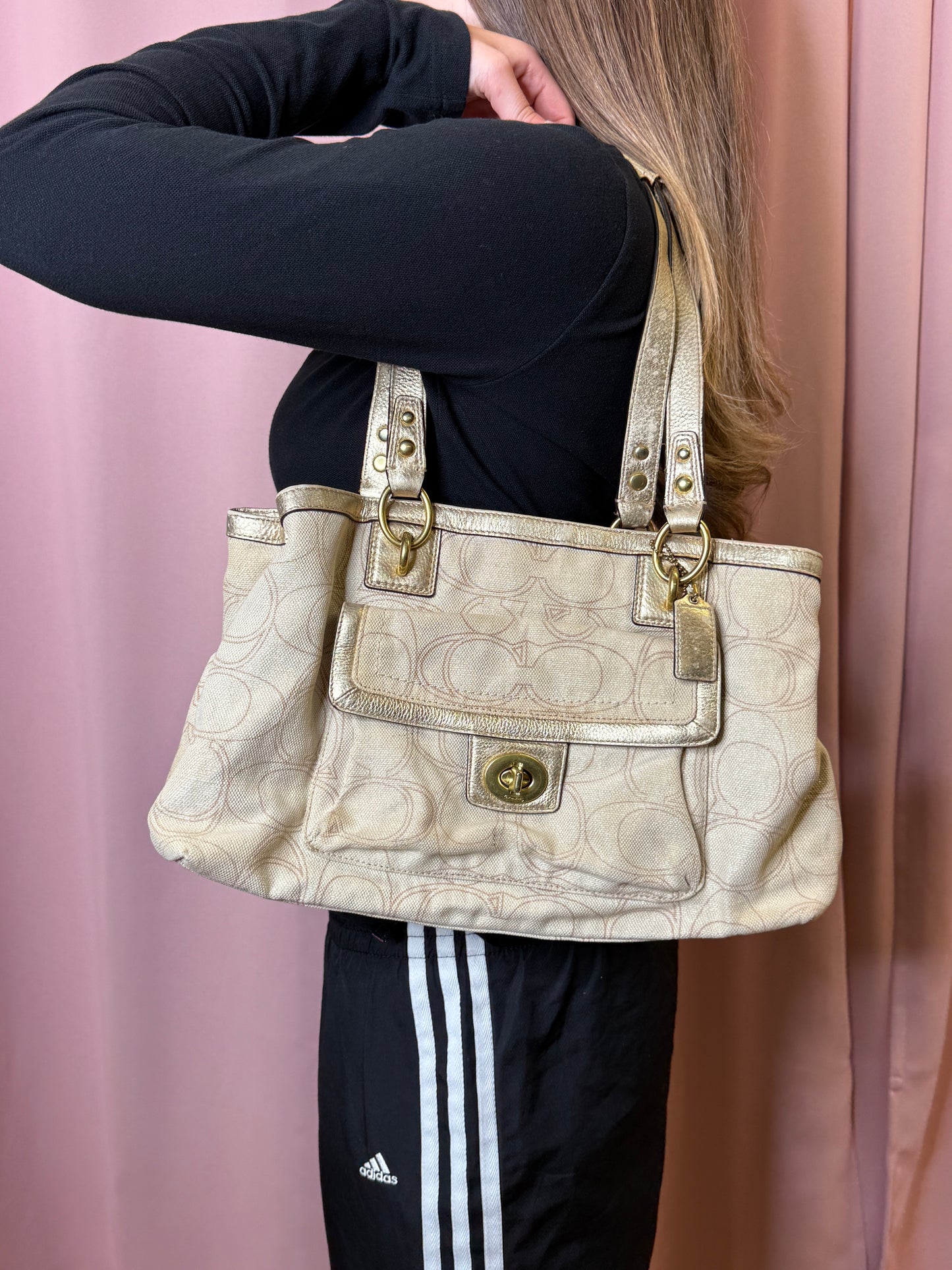 COACH MONOGRAM PURSE