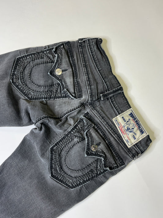 TRUE RELIGION STRAIGHT LEG JEANS (29)