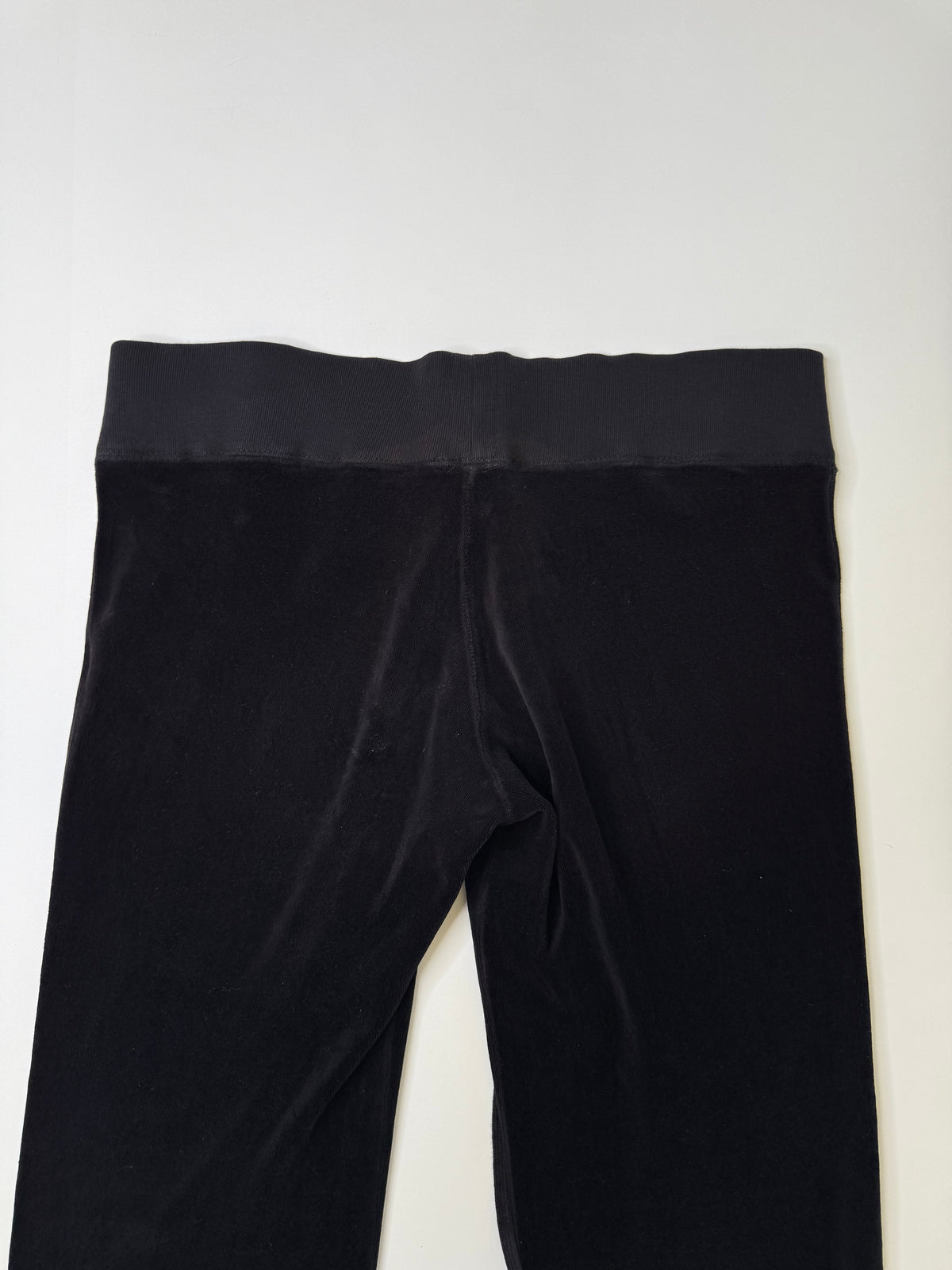 BEBE "LOVE LOOK" SCRIPT VELOUR PANTS BLACK (XS)