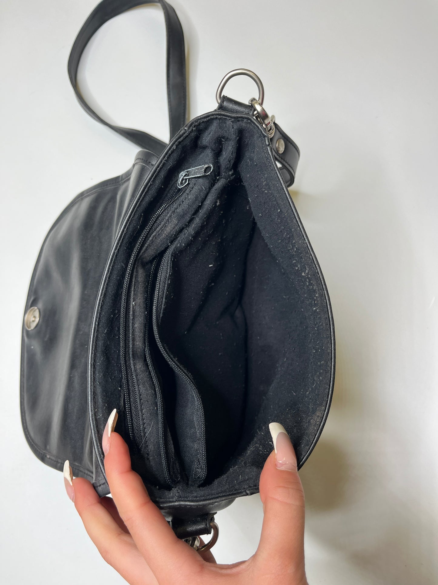VINTAGE GUESS CROSSBODY PURSE LEATHER
