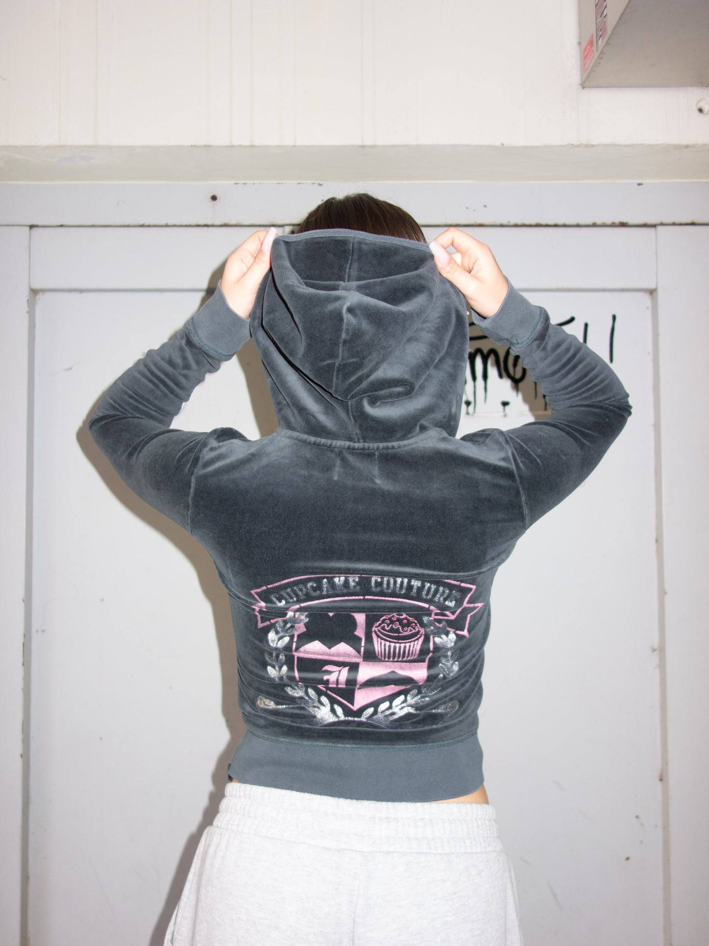JUICY COUTURE ZIPPER DARK GREY 2000s (S)