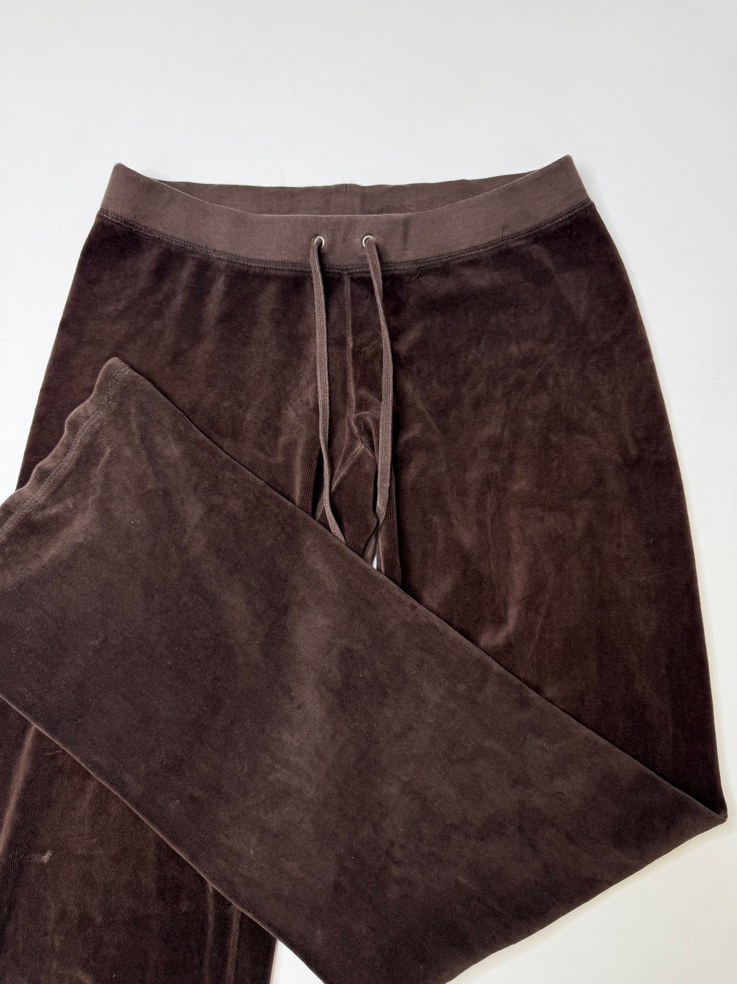 JUICY COUTURE VELOUR SWEATPANTS (BROWN)