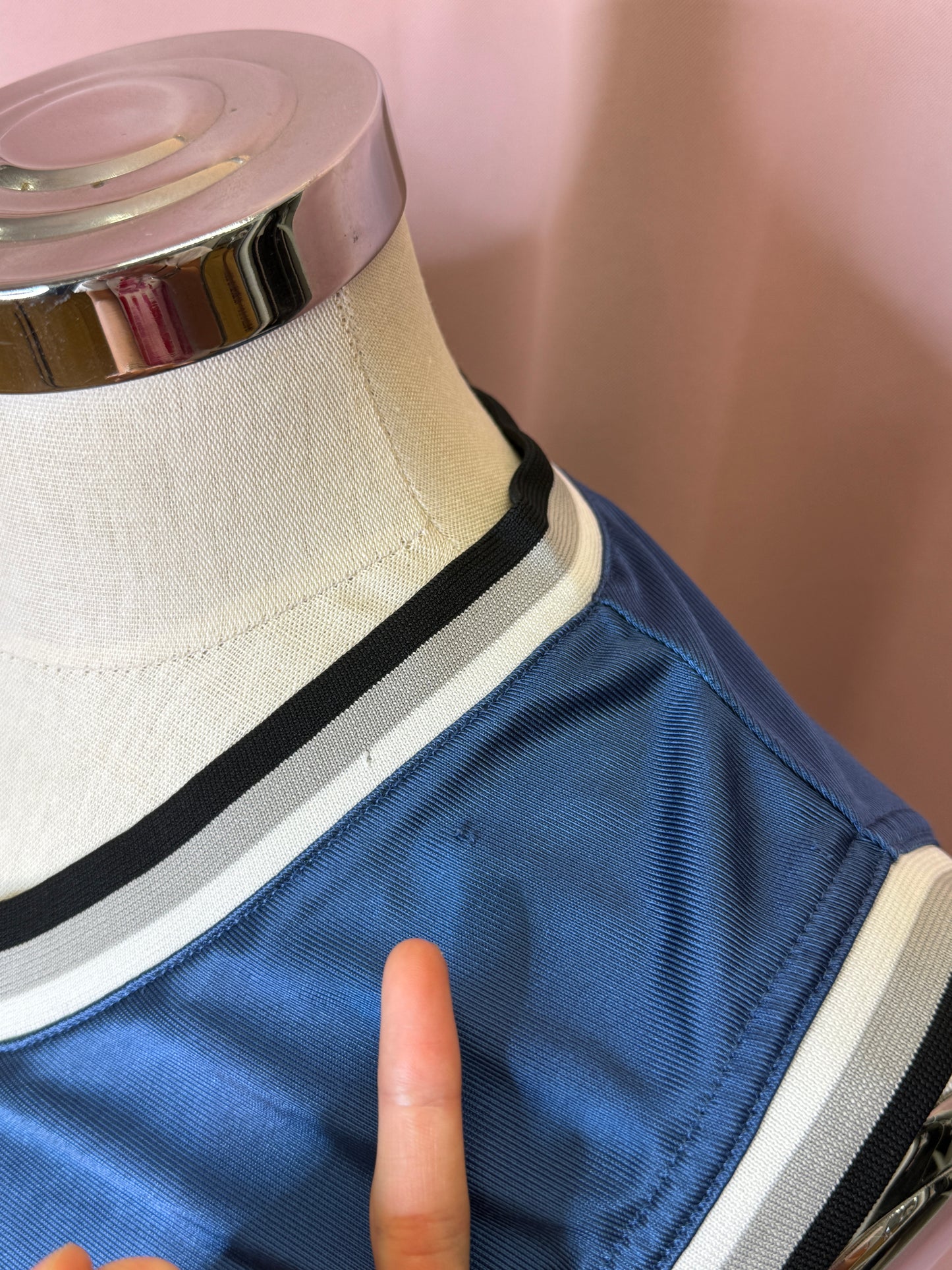SPECIAL 2000s NIKE TANK TOP (M-L)