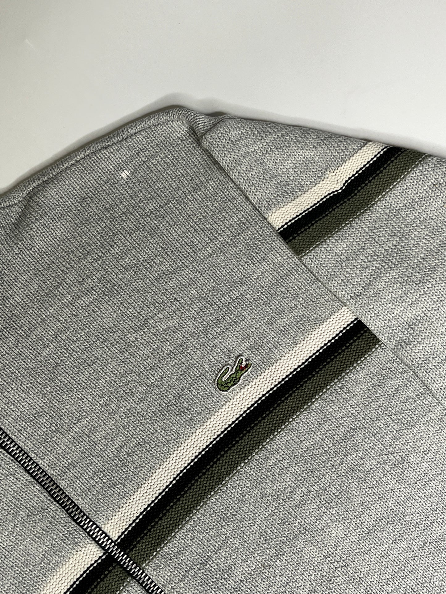 LACOSTE KNIT SWEATER (~M)