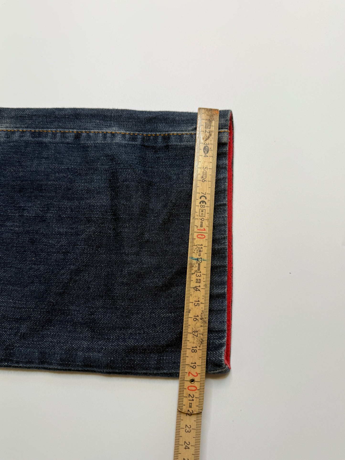 D&G STRAIGHT LEG JEANS RED (S-M)