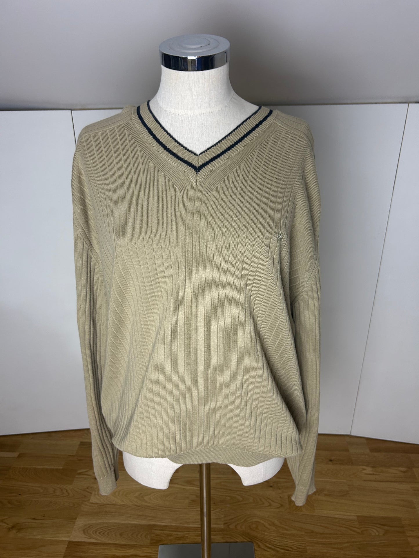 V-NECK BURBERRY SWEATER (L-XL)